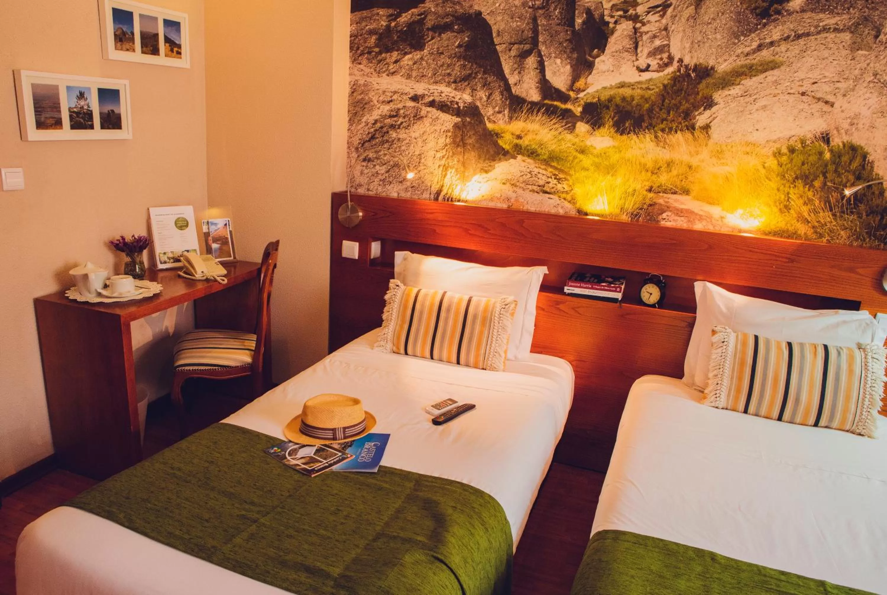 Bed in Hotel Império do Rei