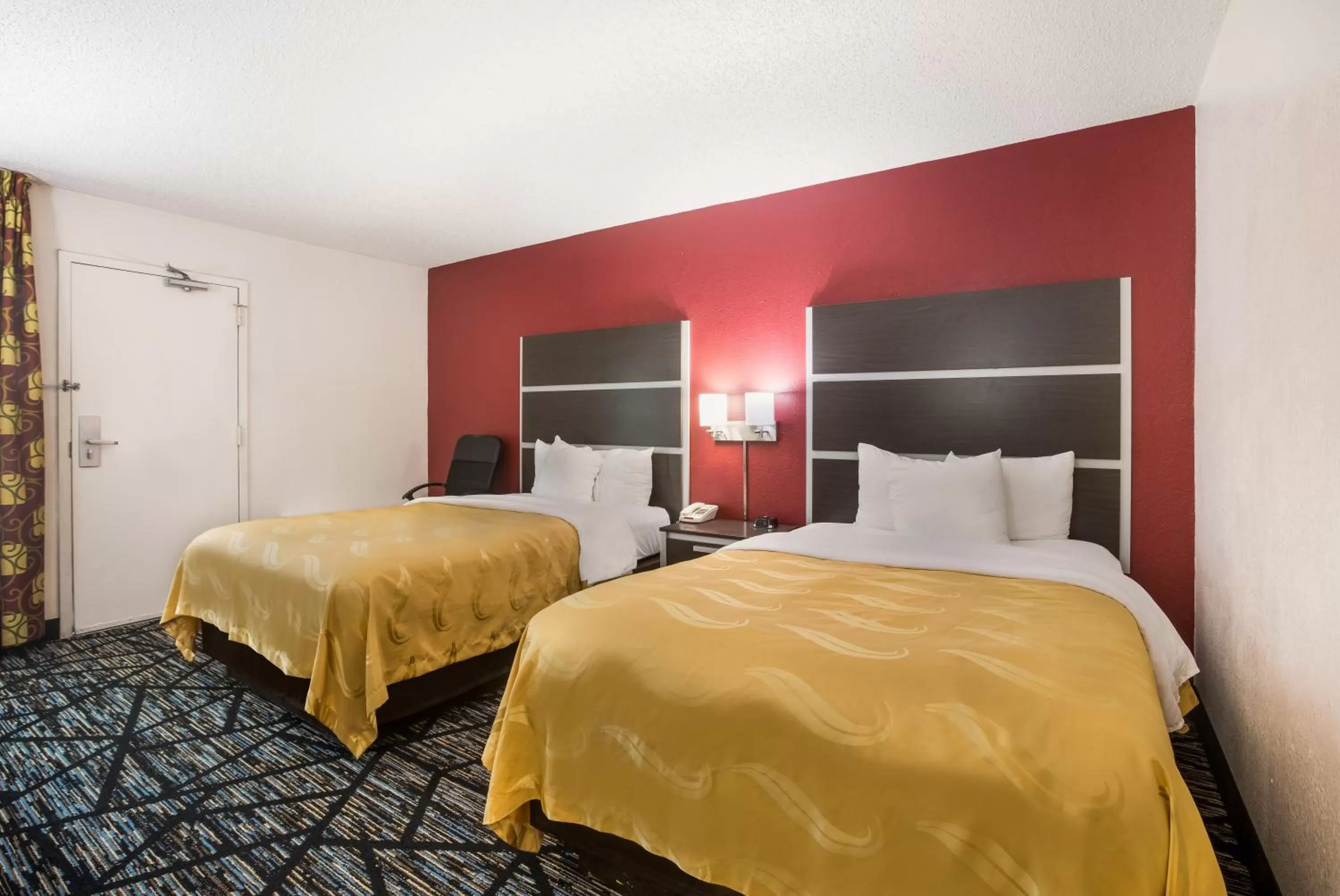 Bed in Quality Inn Northlake