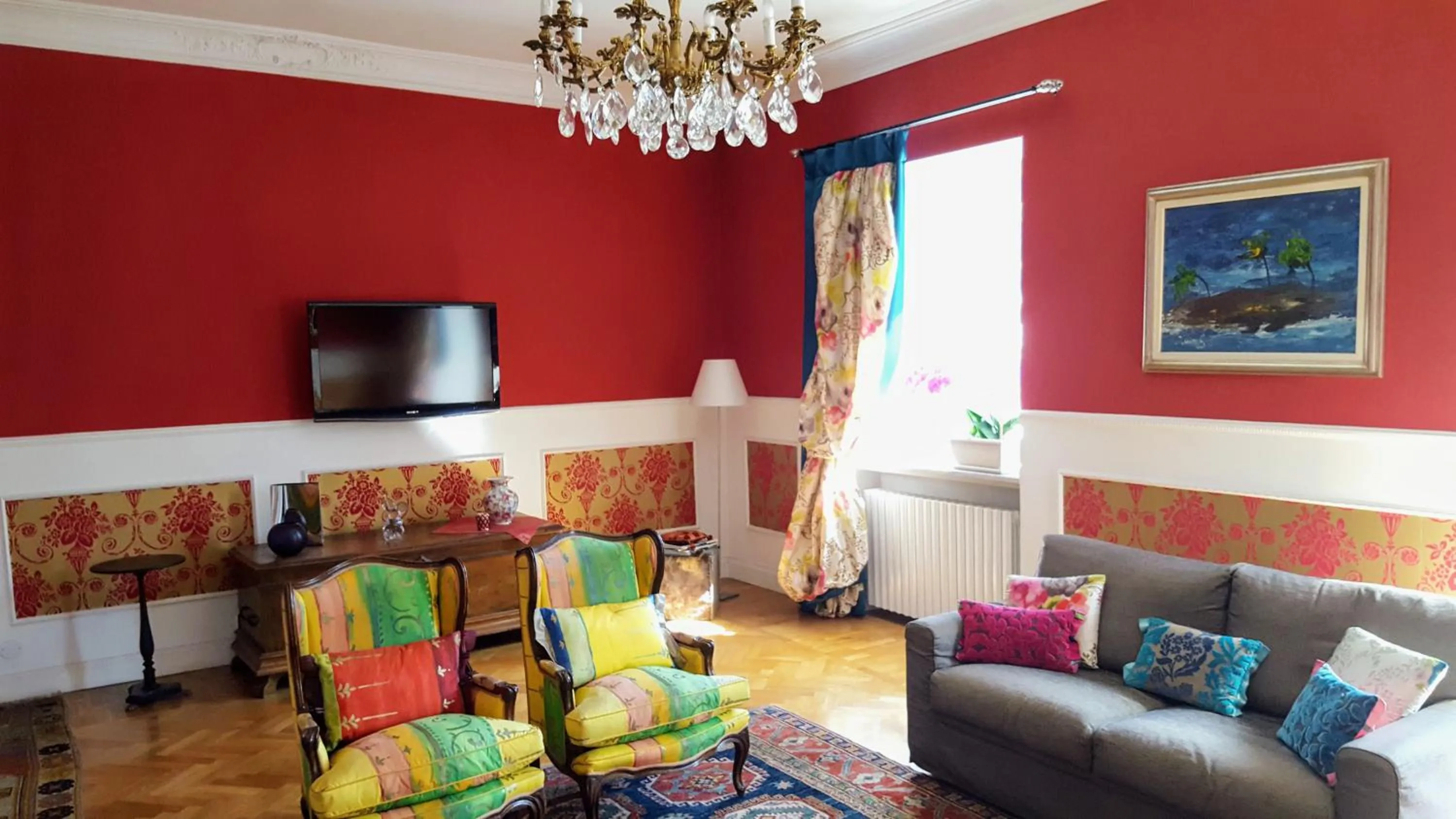 Communal lounge/ TV room in Hotel Ponte Sassi