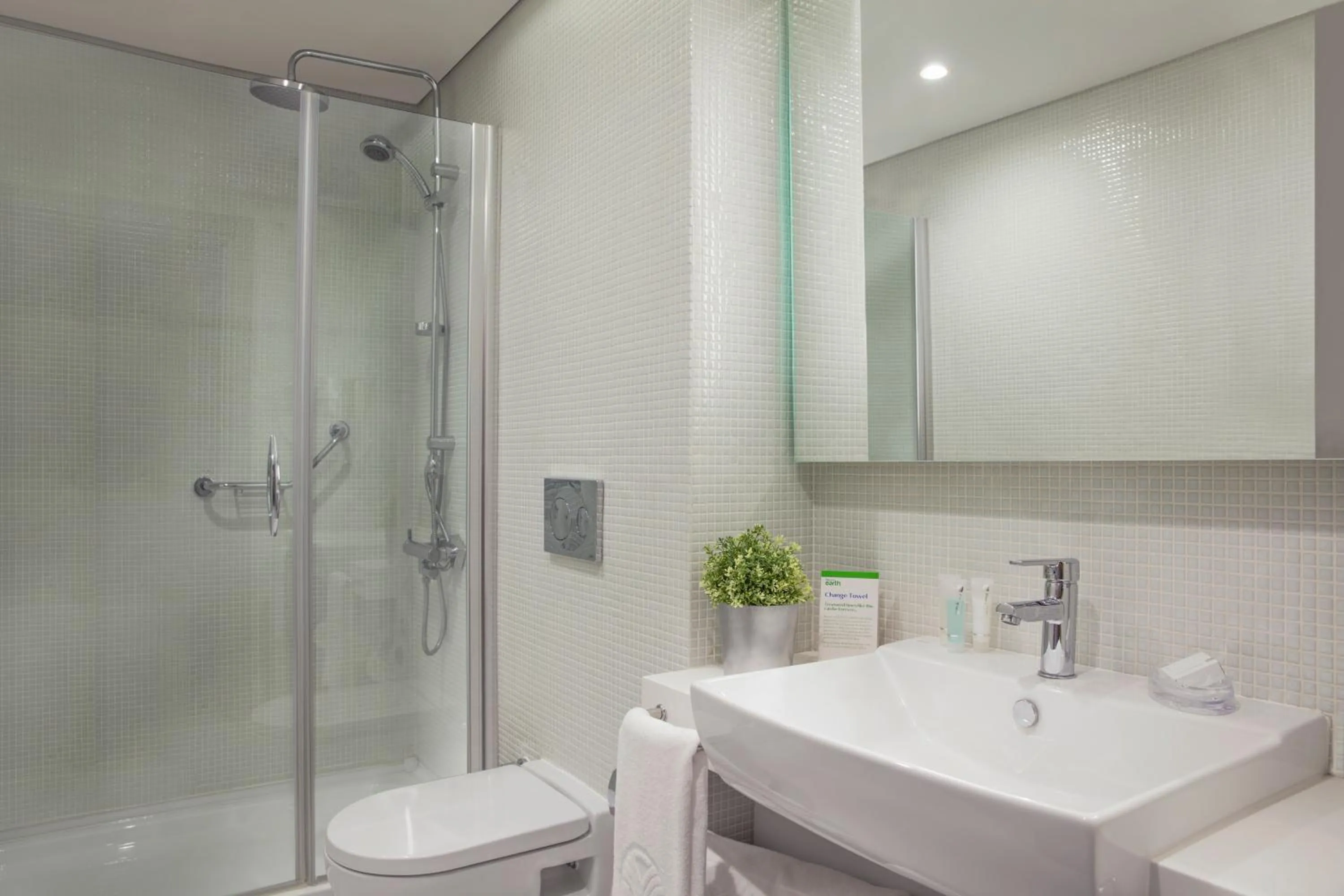 Shower in Tango Arjaan by Rotana Istanbul Asia