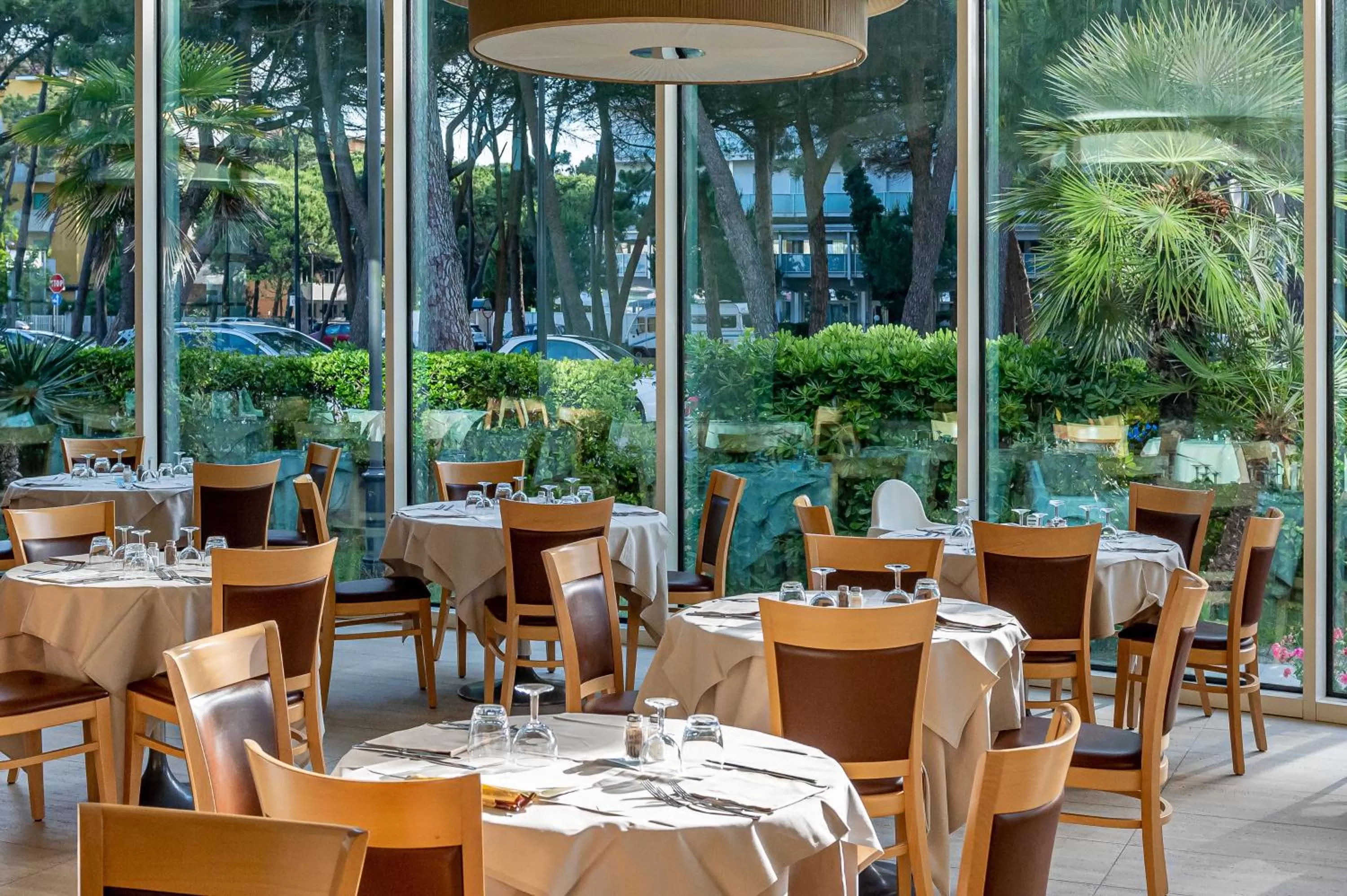 Restaurant/places to eat in Hotel Adria