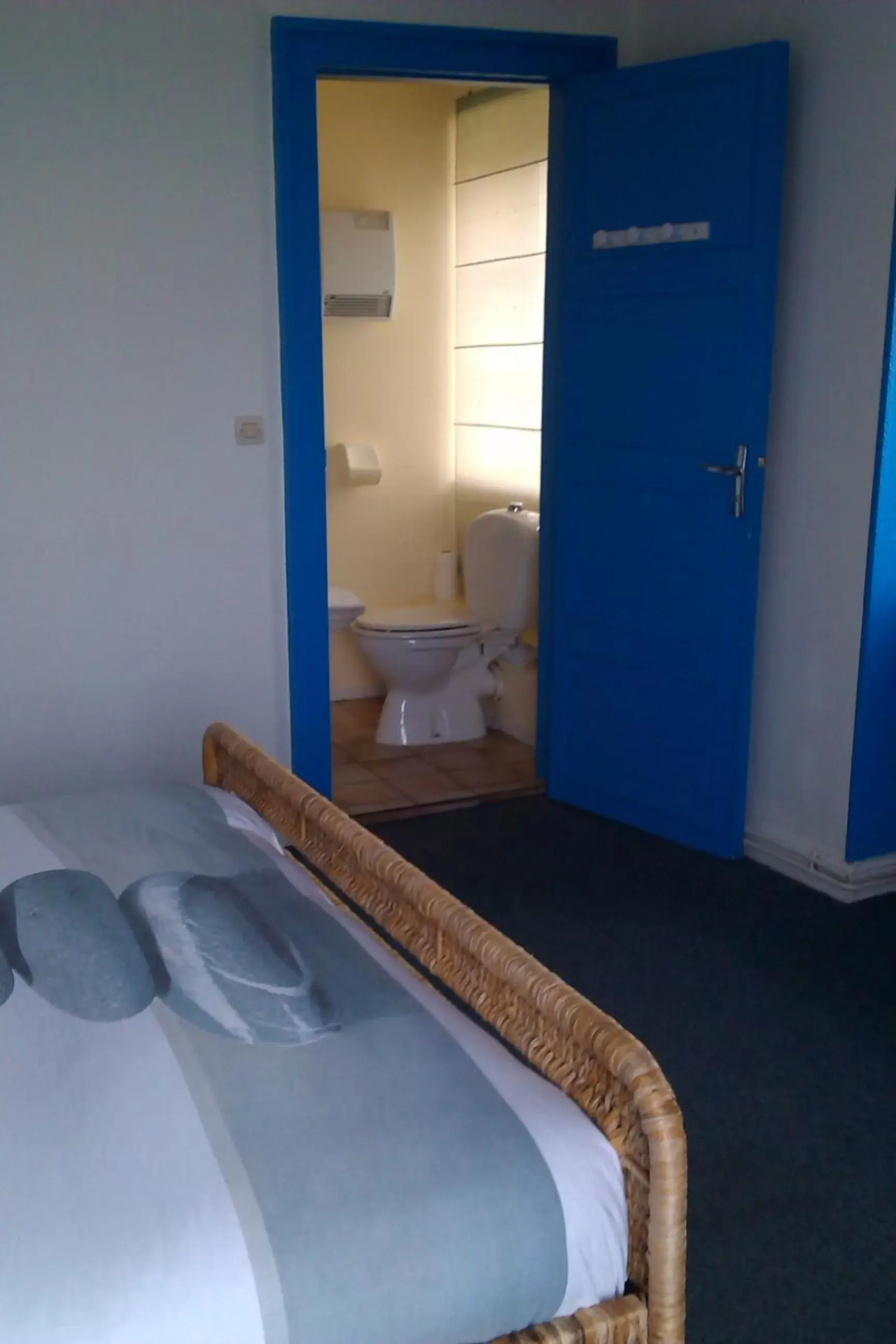 Comfort Double Room with Sea View in Les Galets Bleus Comfort Double Room with Sea View in Les Galets Bleus