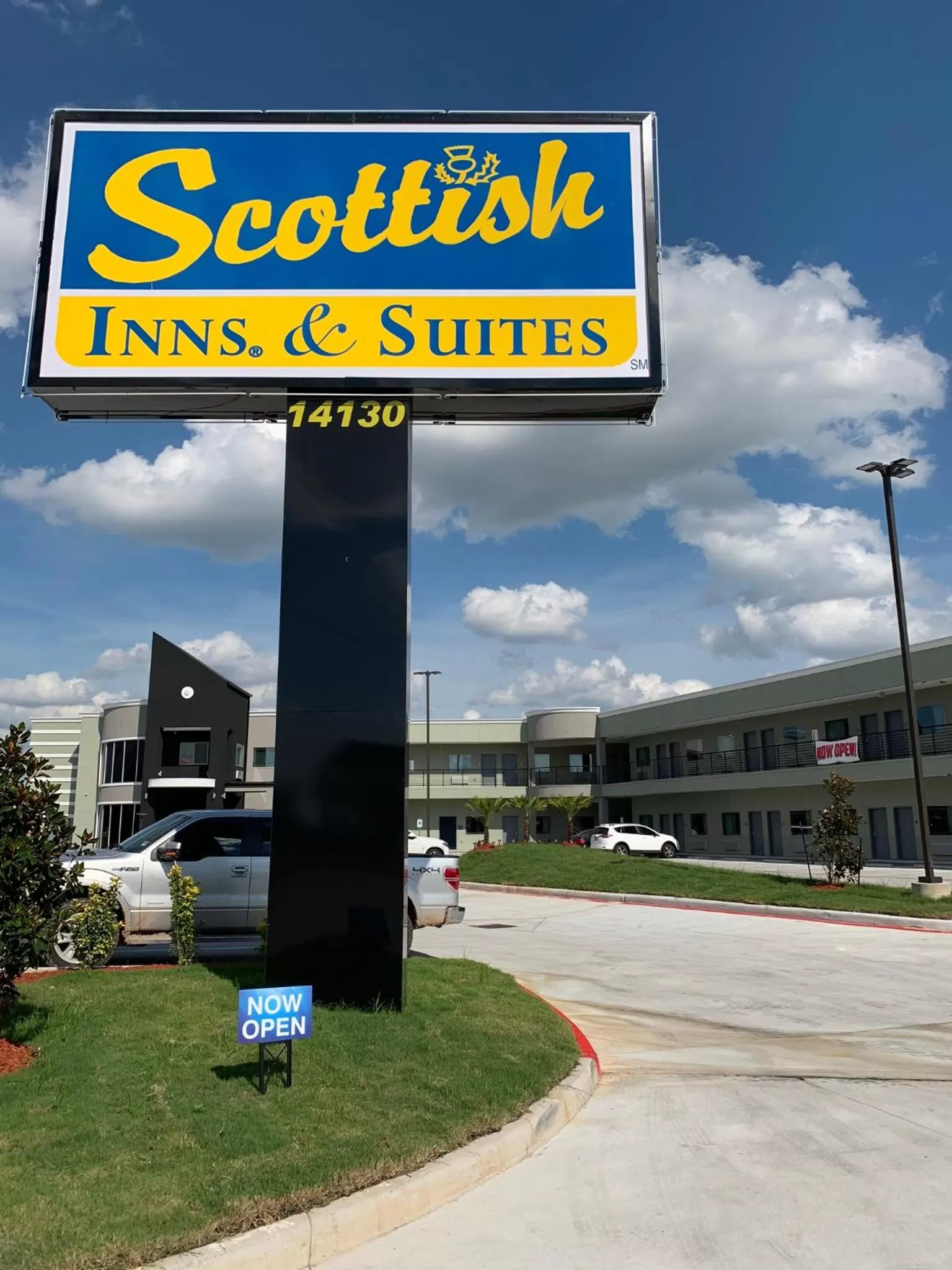 Scottish Inns and Suites Scarsdale