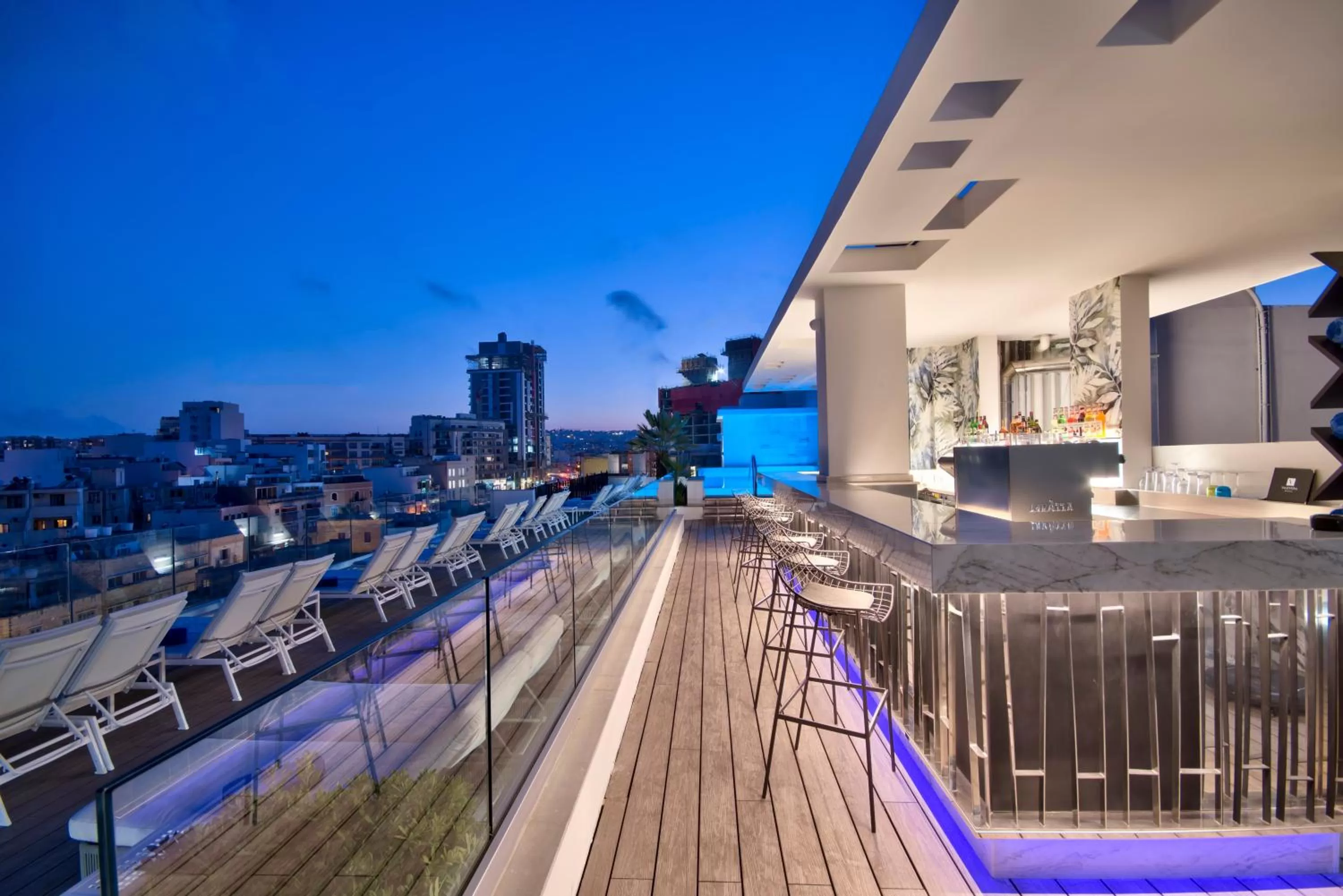 Swimming pool in Hotel Valentina