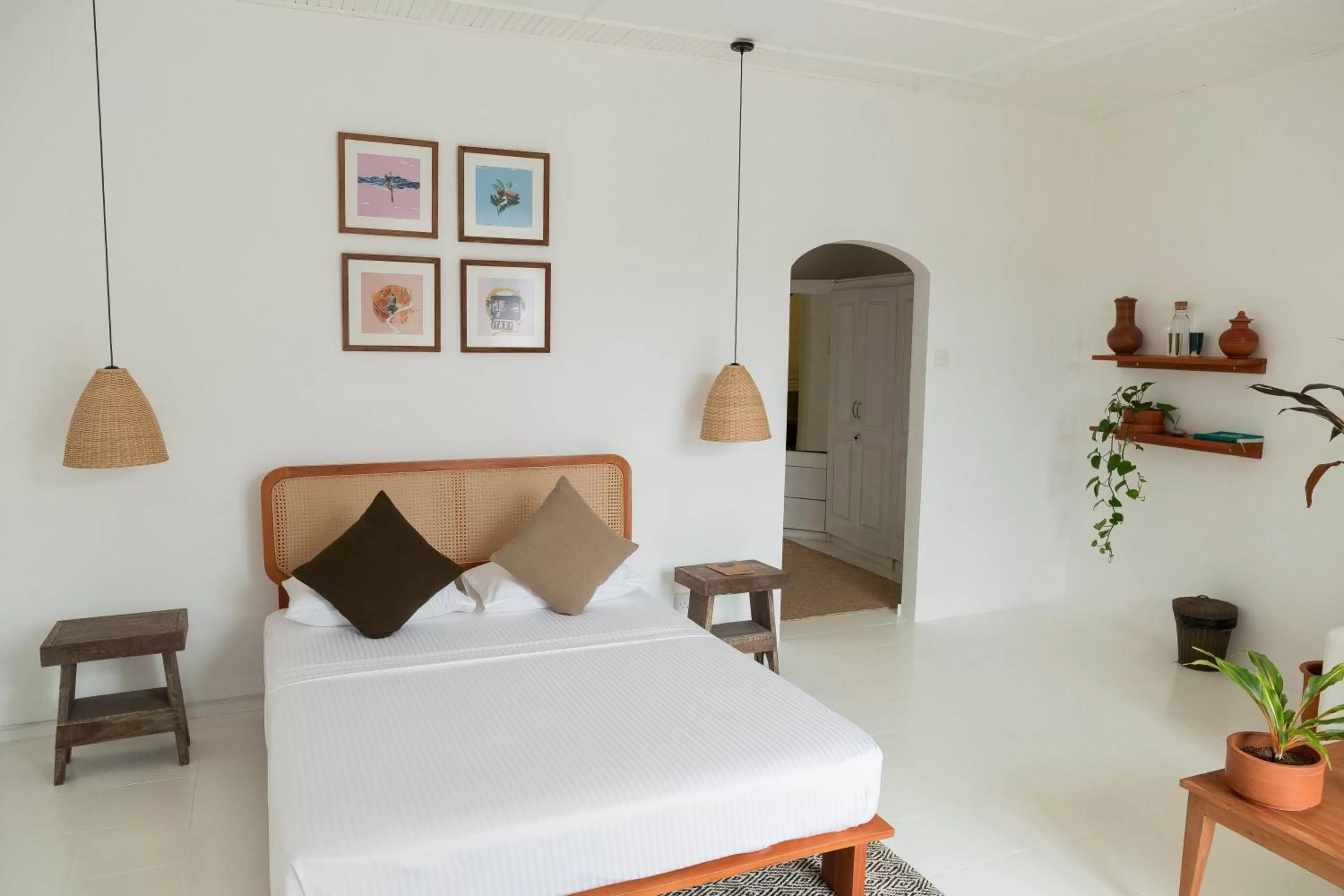 Bed, Seating Area in Srilax