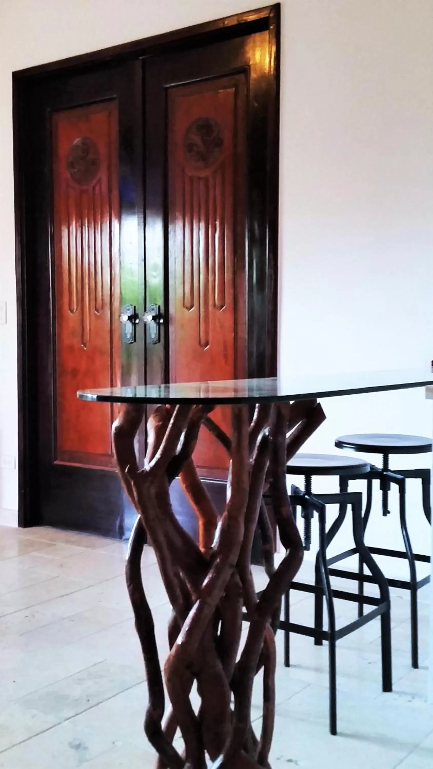 Dining area in La Isabela Suites
