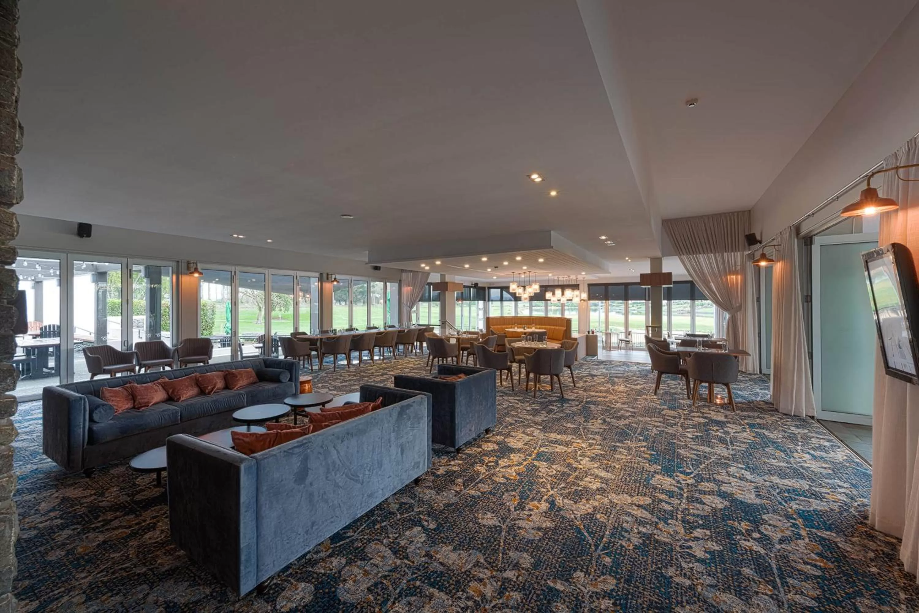 Restaurant/places to eat in Peppers Clearwater Resort