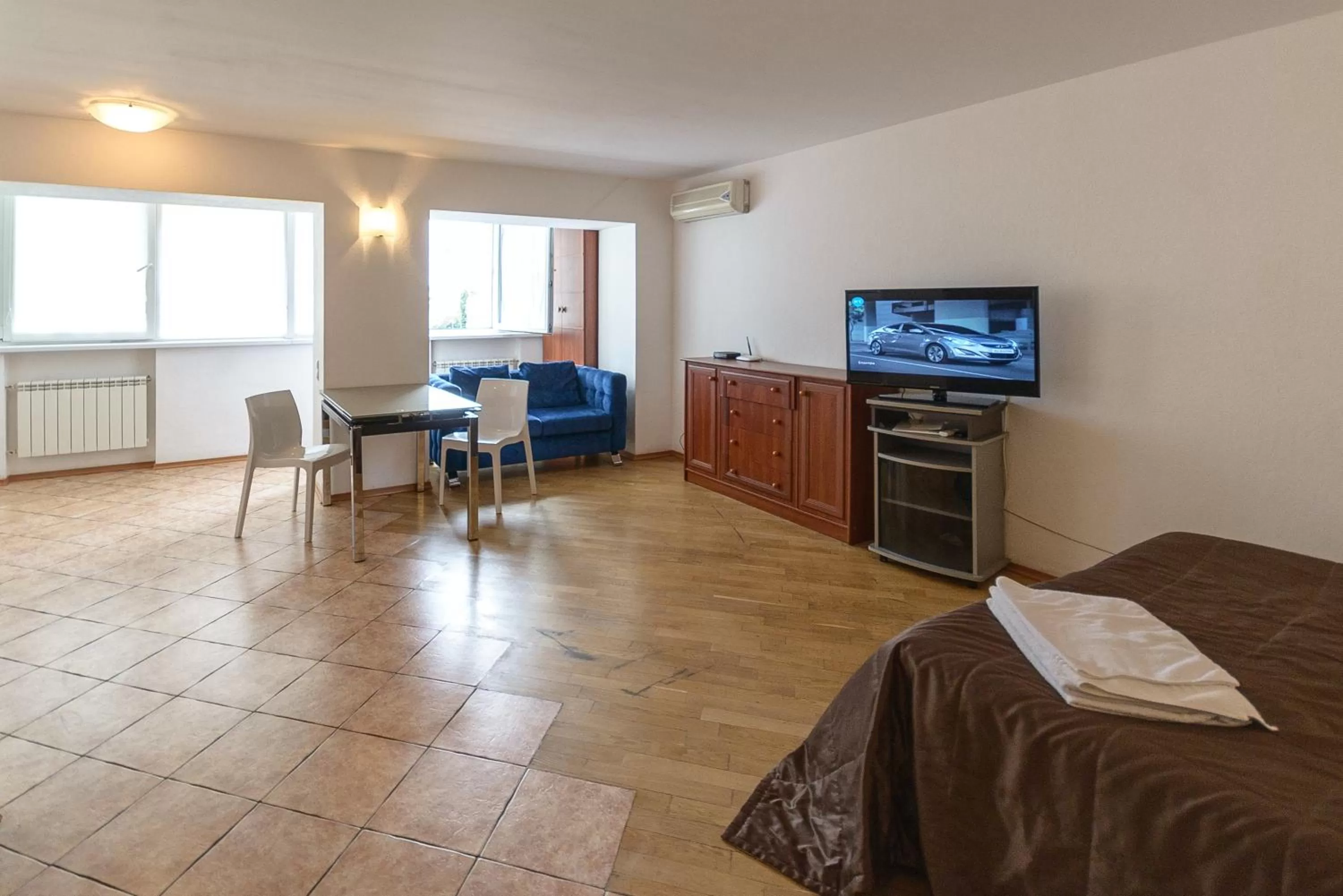 Living room, TV/Entertainment Center in Partner Guest House