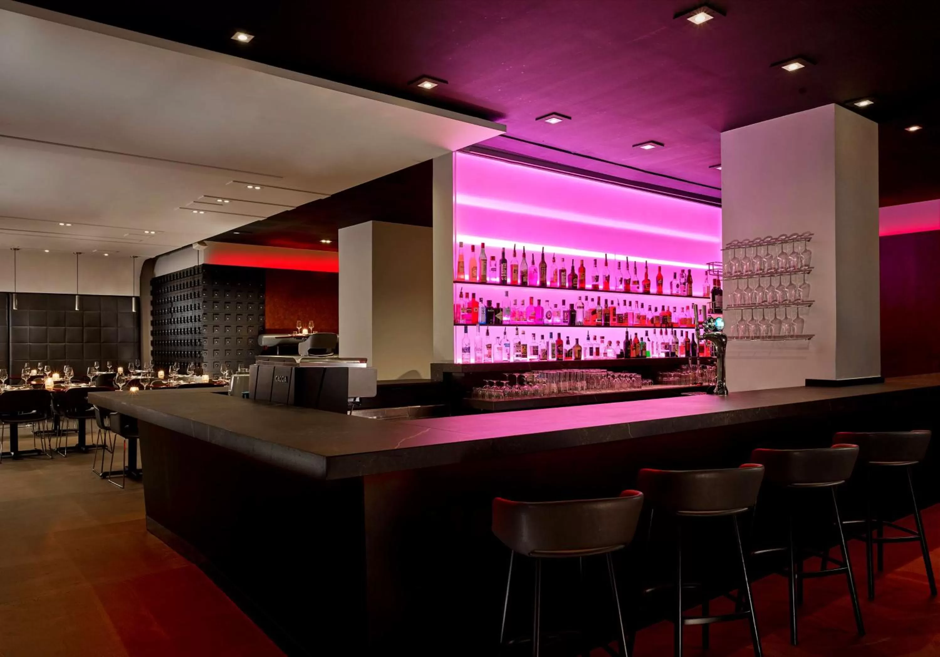 Lounge or bar in Park Plaza Nottingham