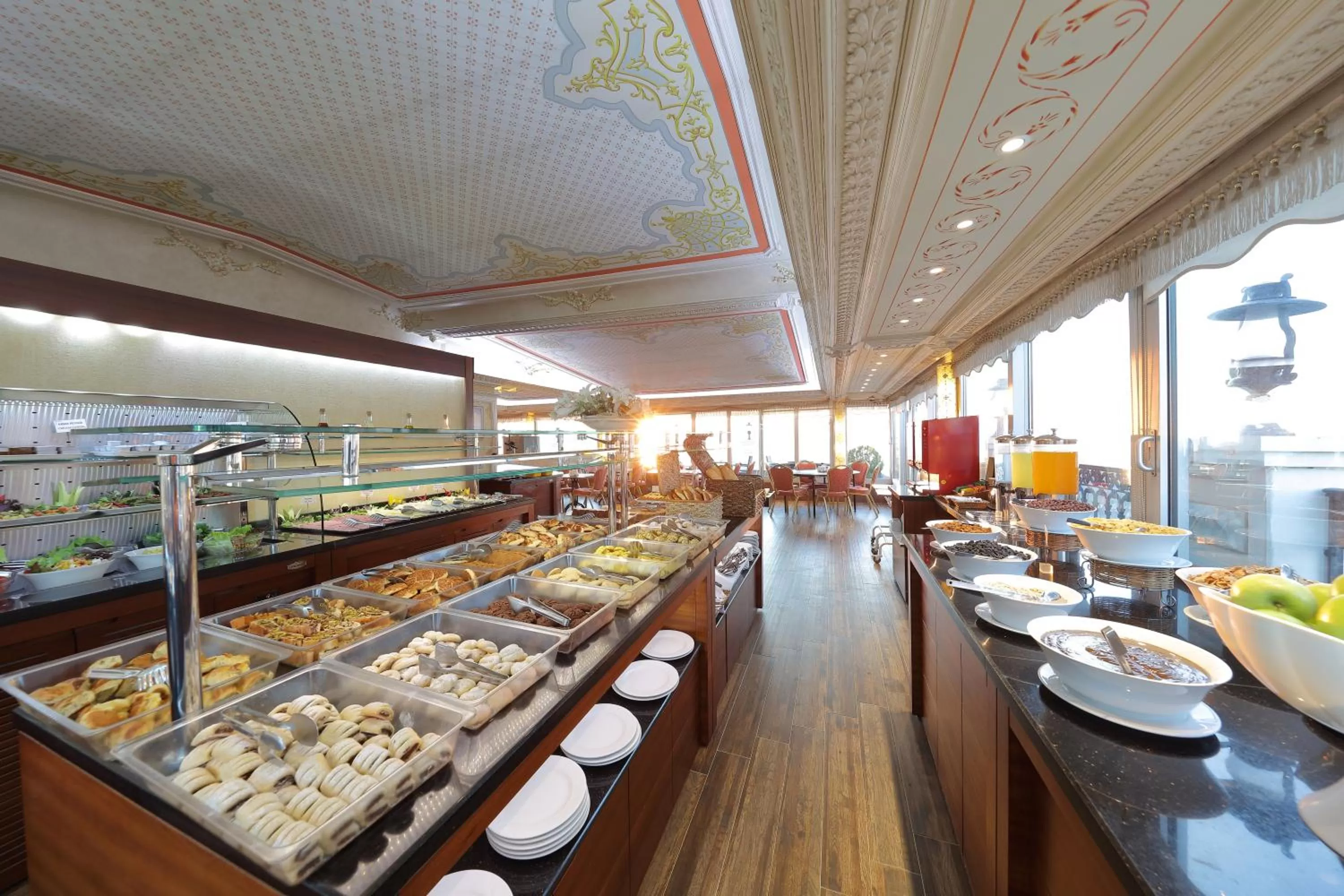 Restaurant/places to eat in Deluxe Golden Horn Sultanahmet Hotel