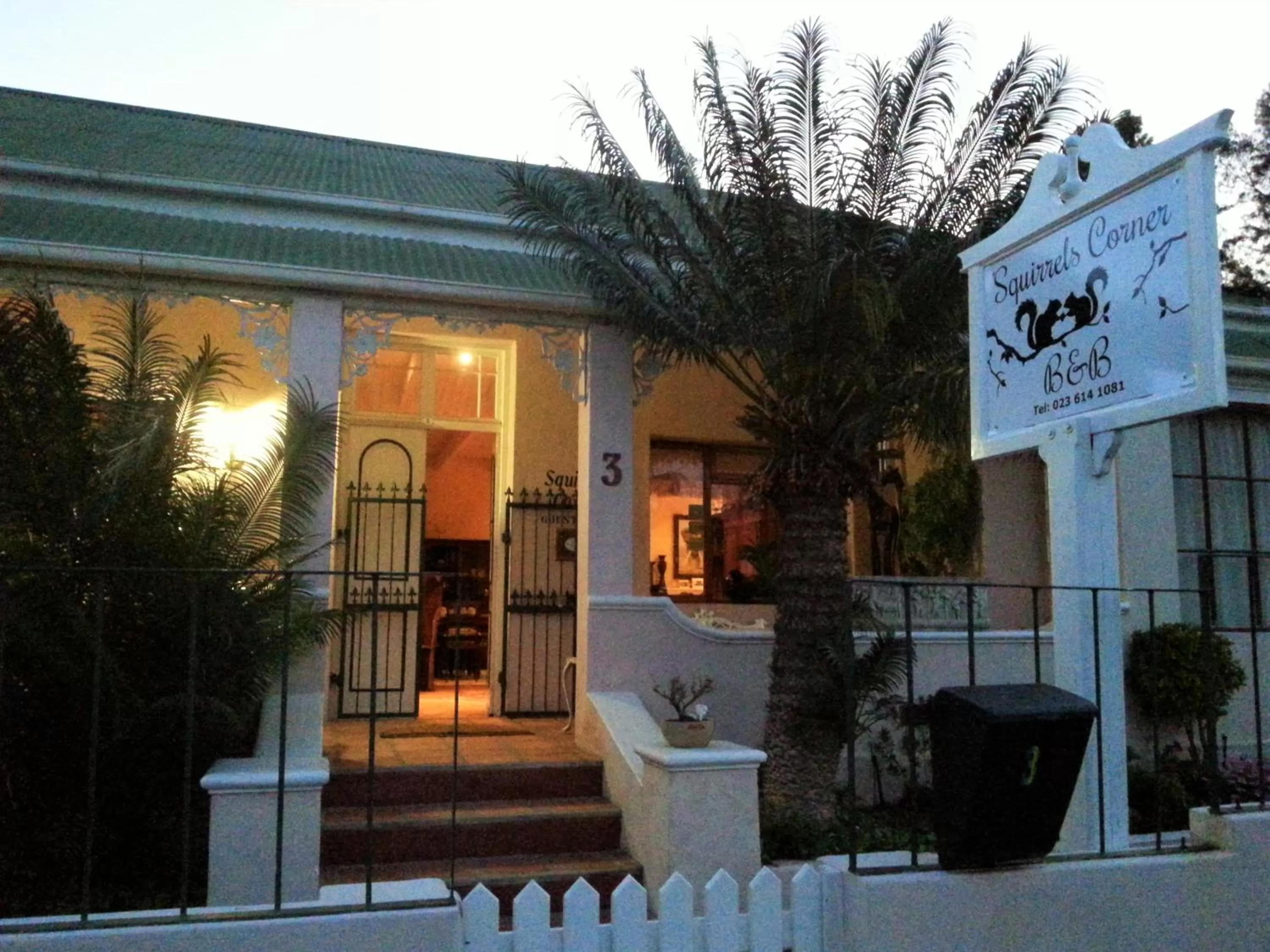 Facade/entrance in Squirrels Corner