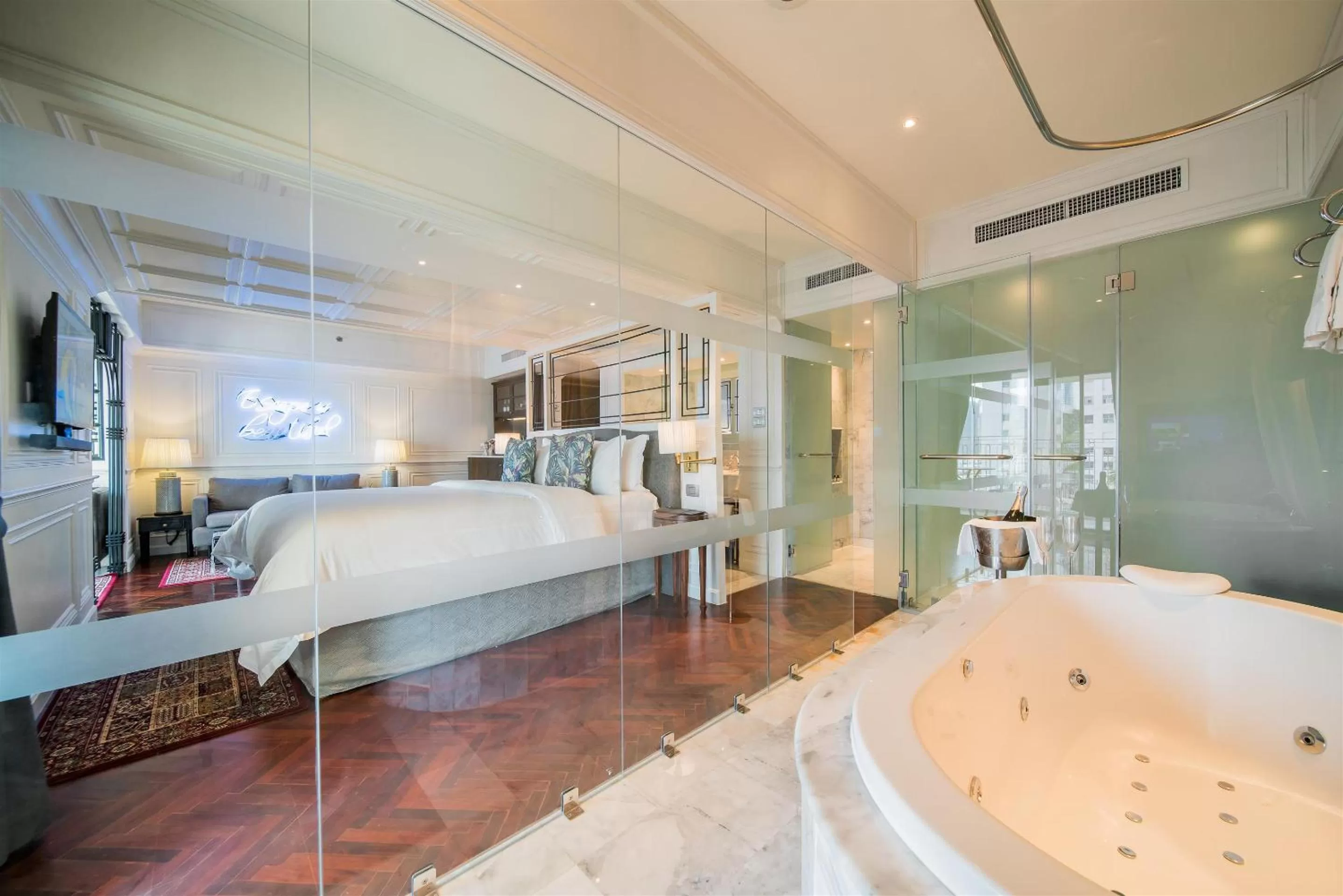 Bathroom, Bed in Akara Hotel