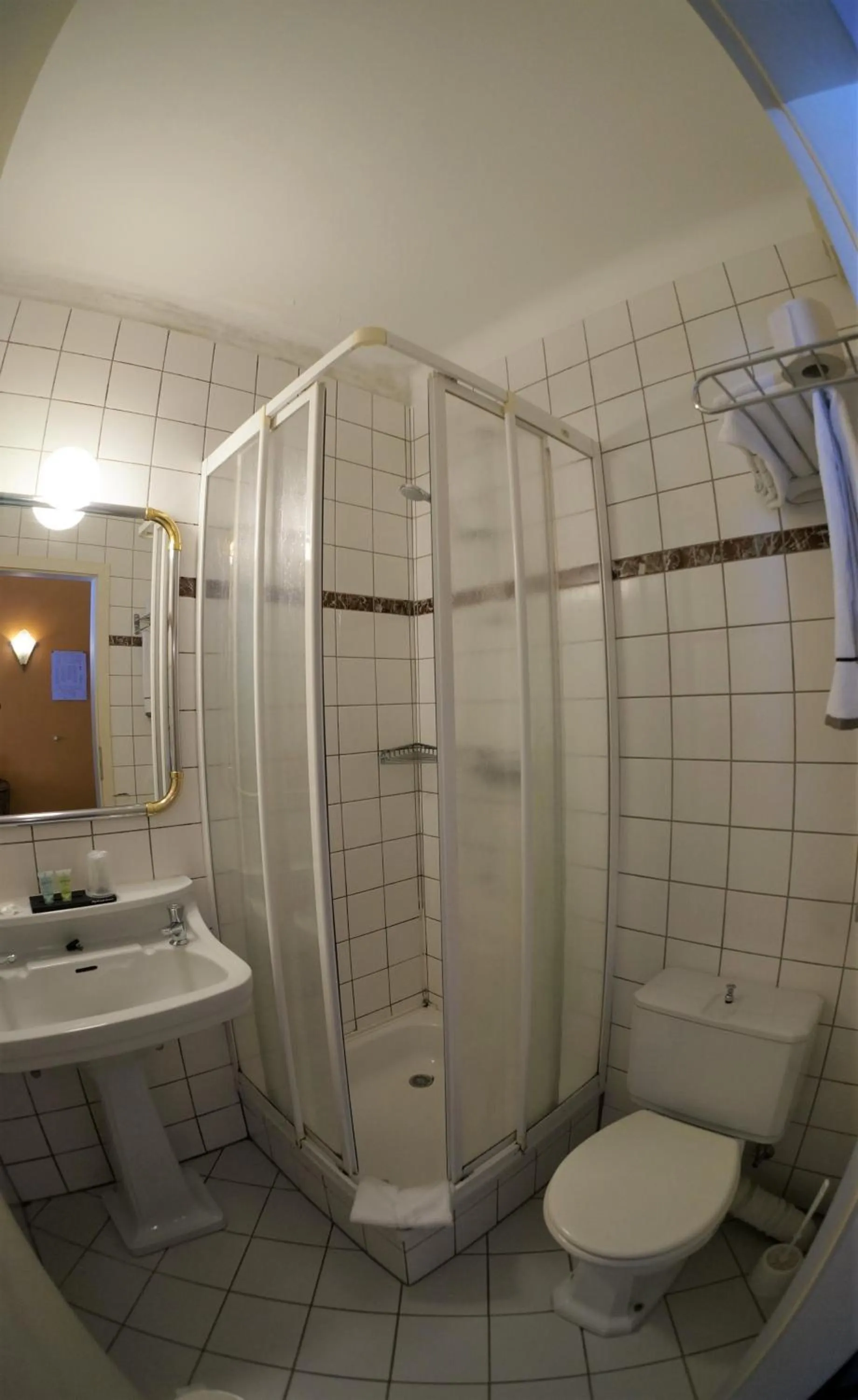 Shower, Bathroom in Hotel La Porte de France