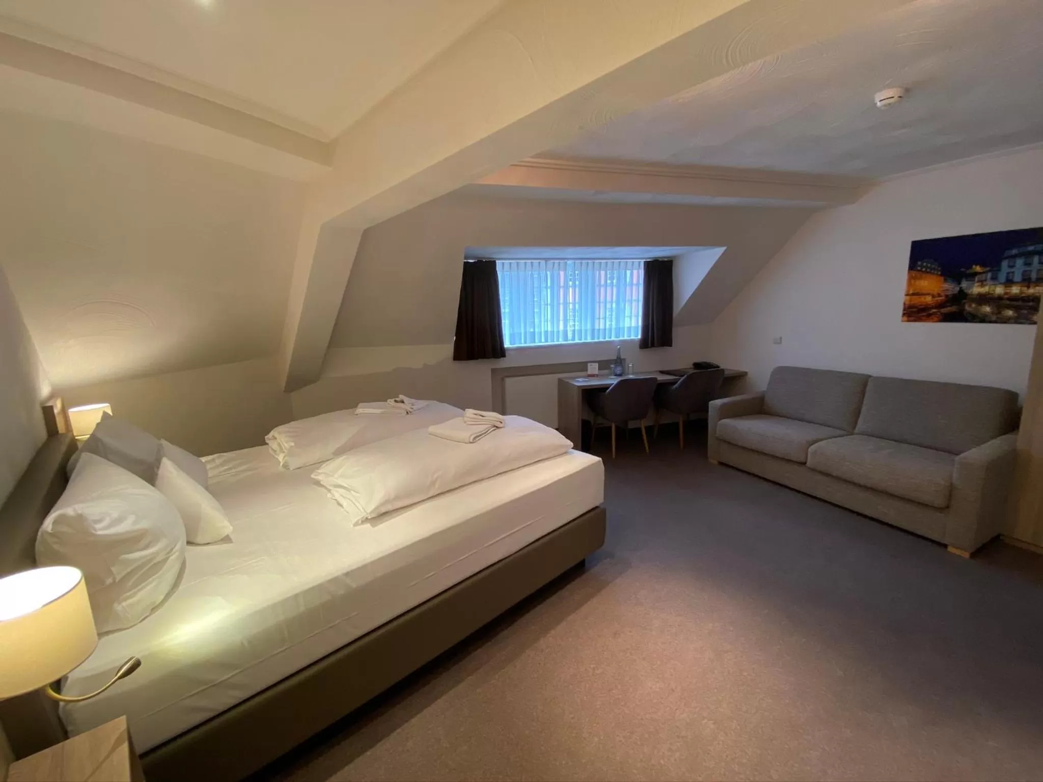 Photo of the whole room, Bed in Horchem Hotel-Restaurant-Café-Bar