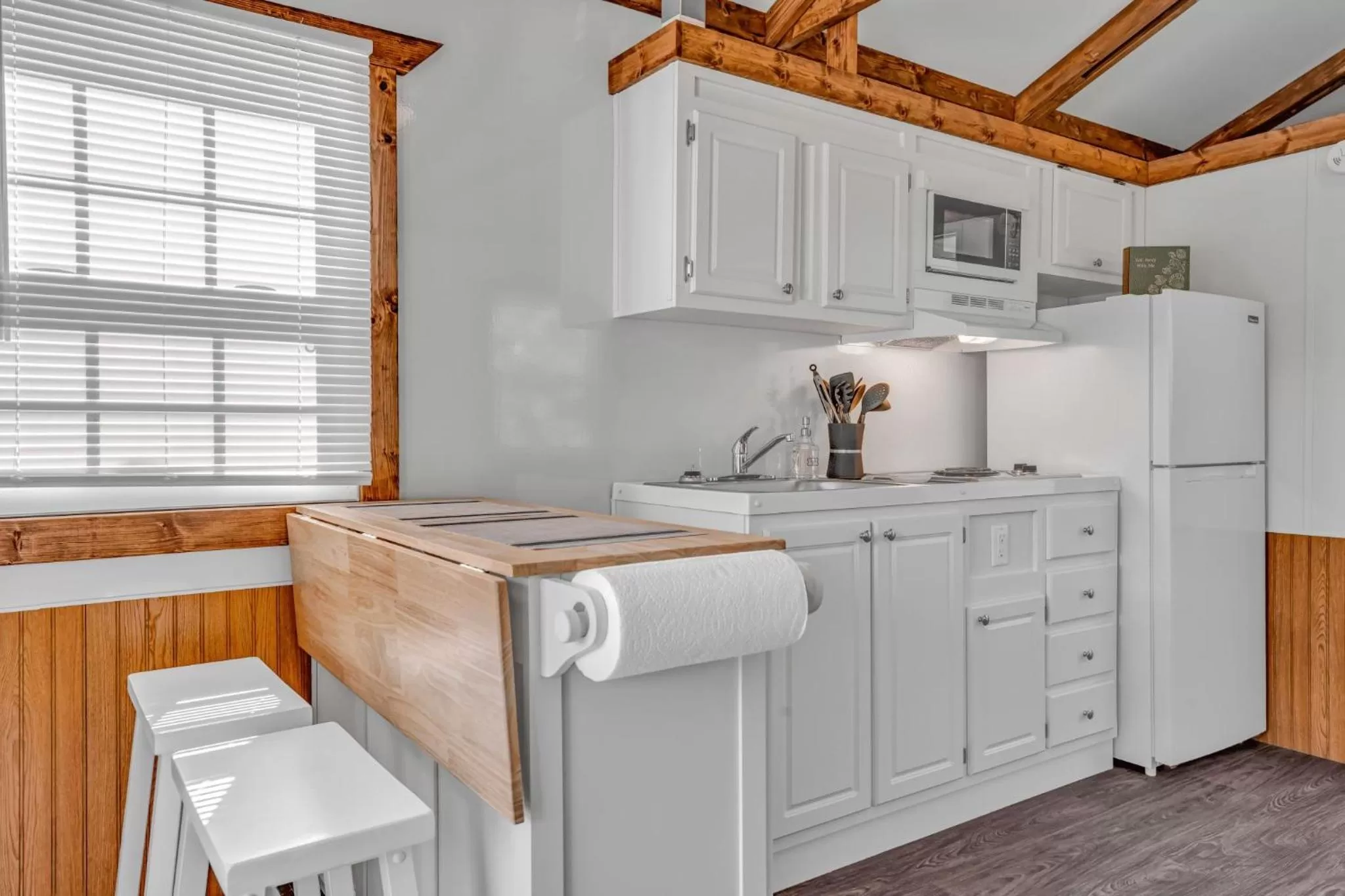 Kitchen or kitchenette in Coconut Cay Marina & RV Park