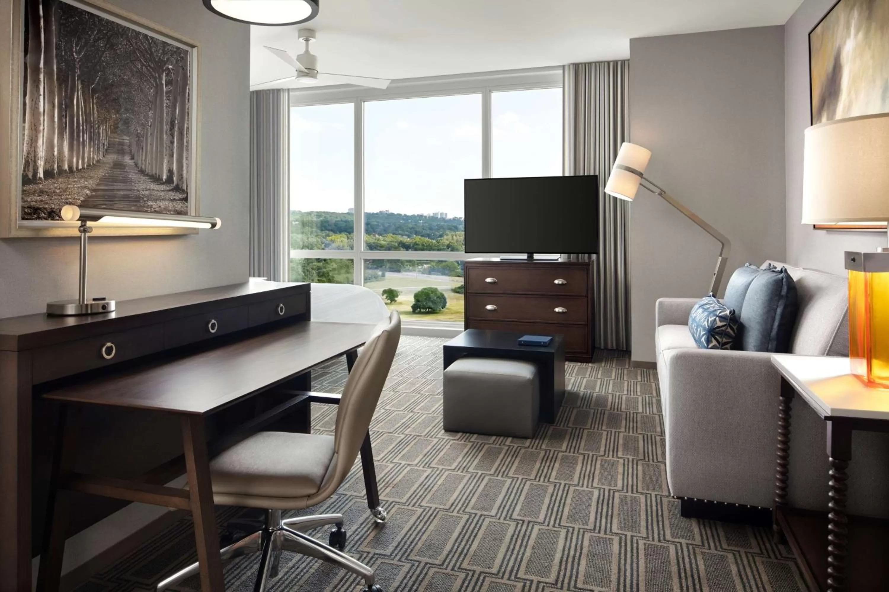 Living room in Homewood Suites By Hilton Teaneck Glenpointe