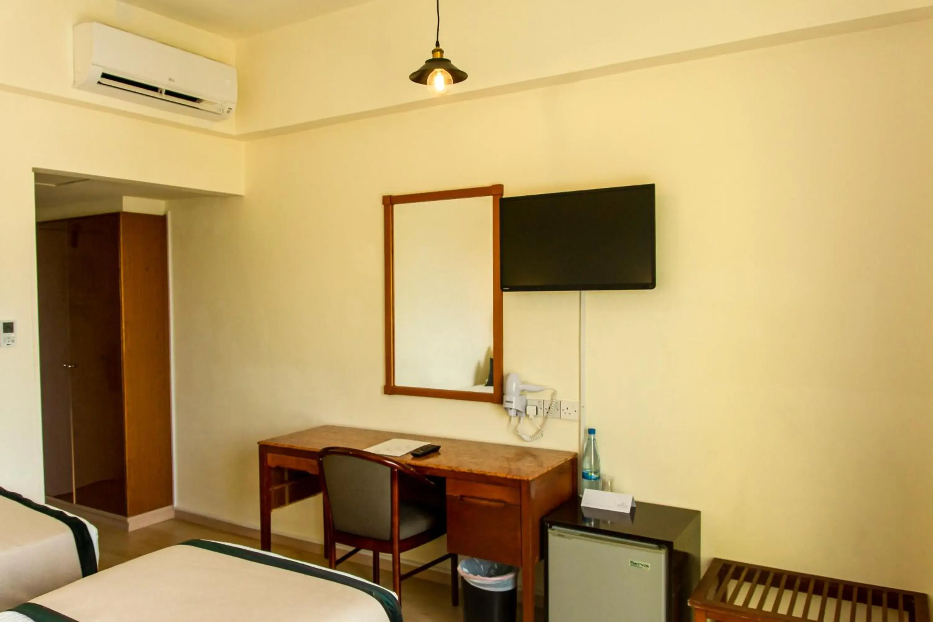 Standard Double or Twin Room in Pefkos City Hotel Standard Double or Twin Room in Pefkos City Hotel