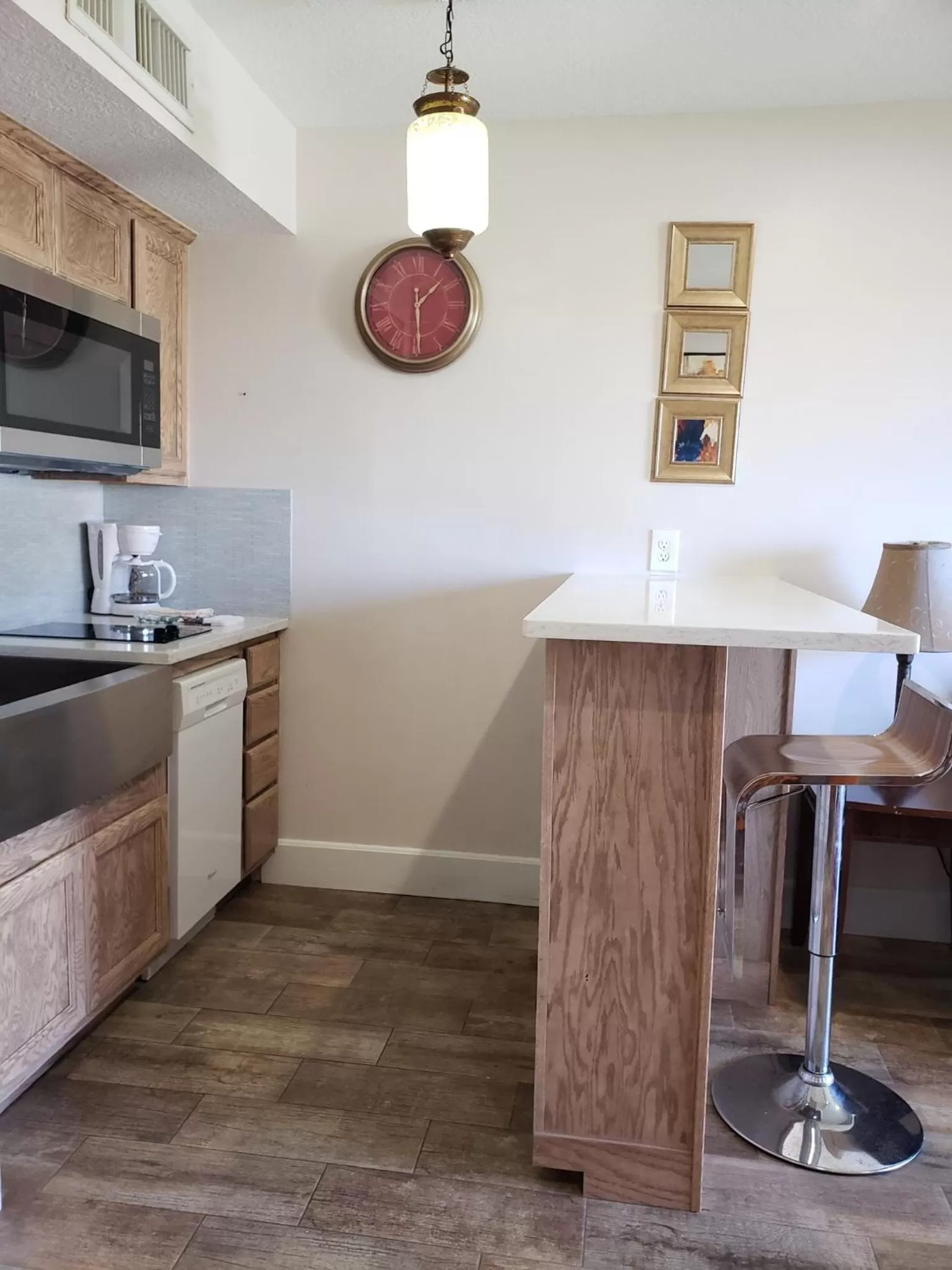 Coffee/tea facilities in The Galveston Victorian Condo