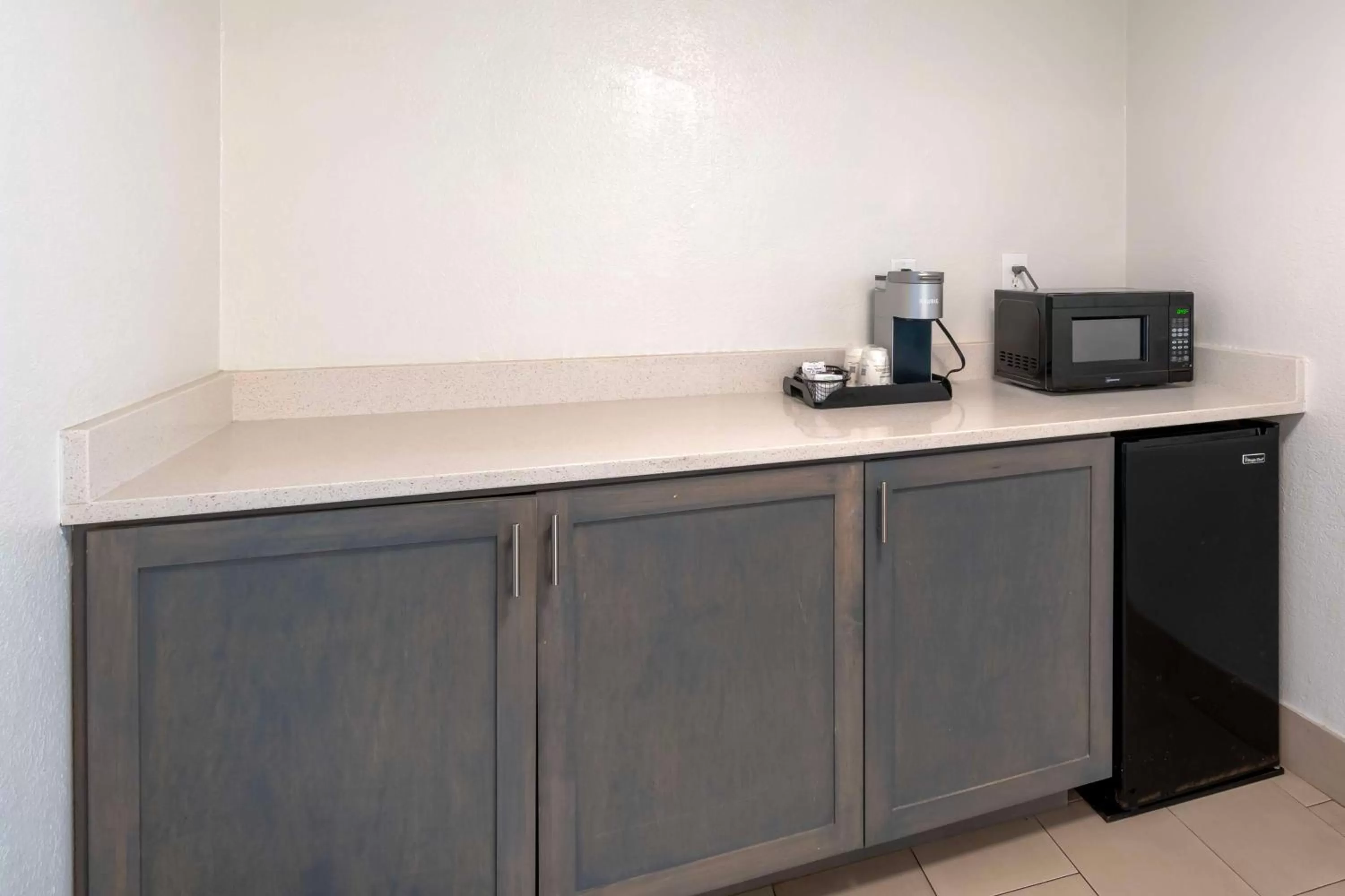 Bedroom in Best Western Plus Daytona Inn Seabreeze