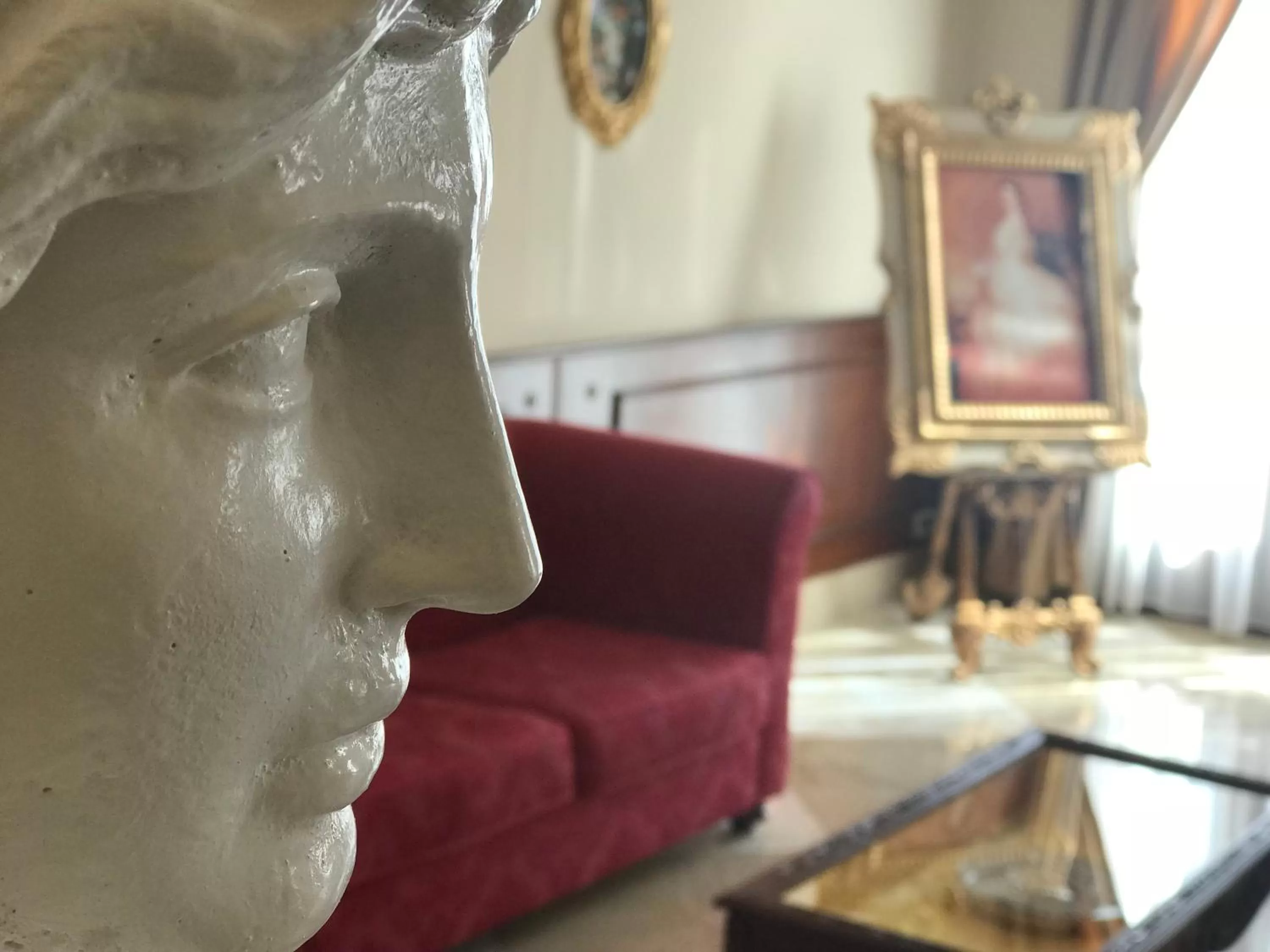 Decorative detail in Grand Hotel Palace