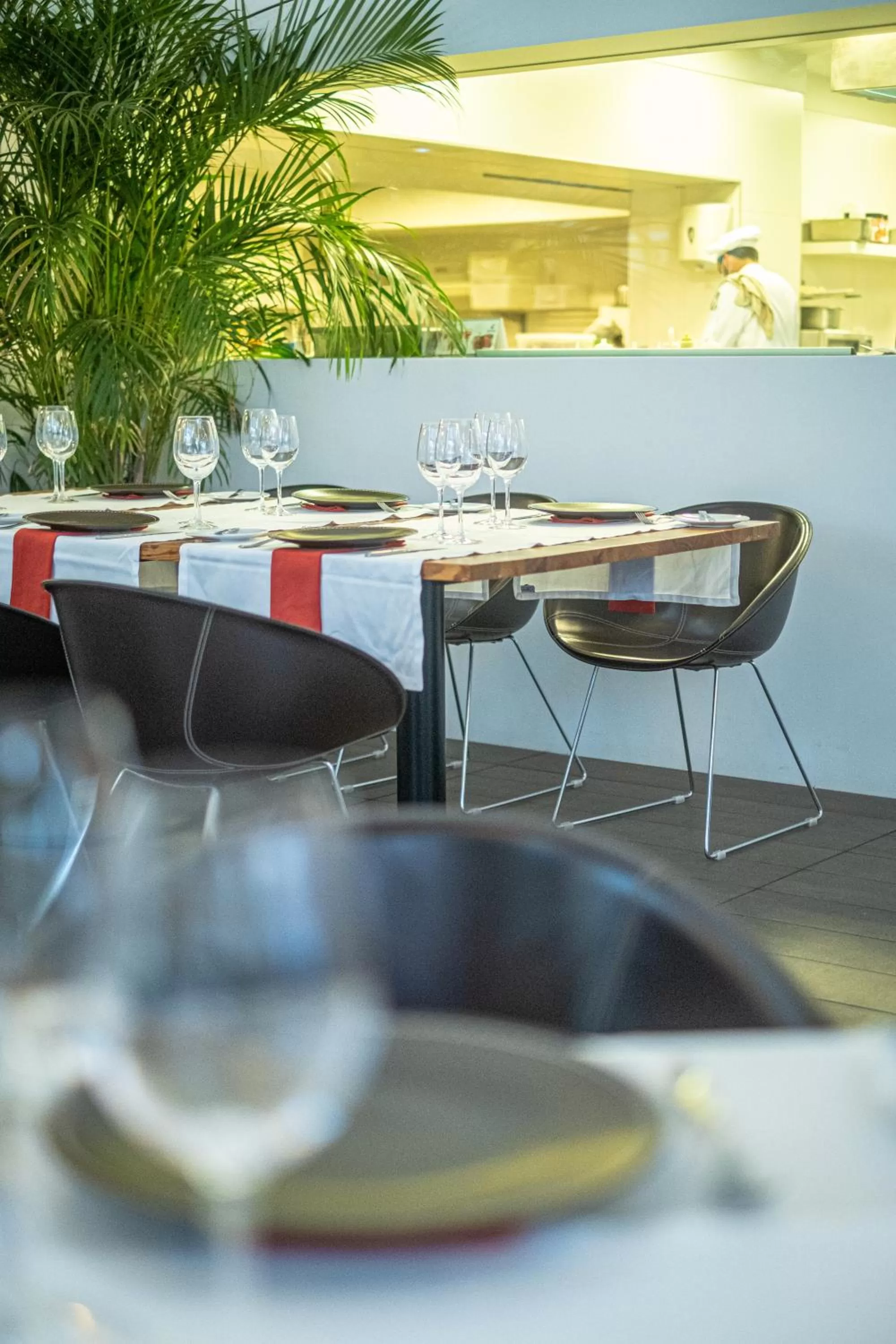 Restaurant/places to eat in Parque Santiago IV Official