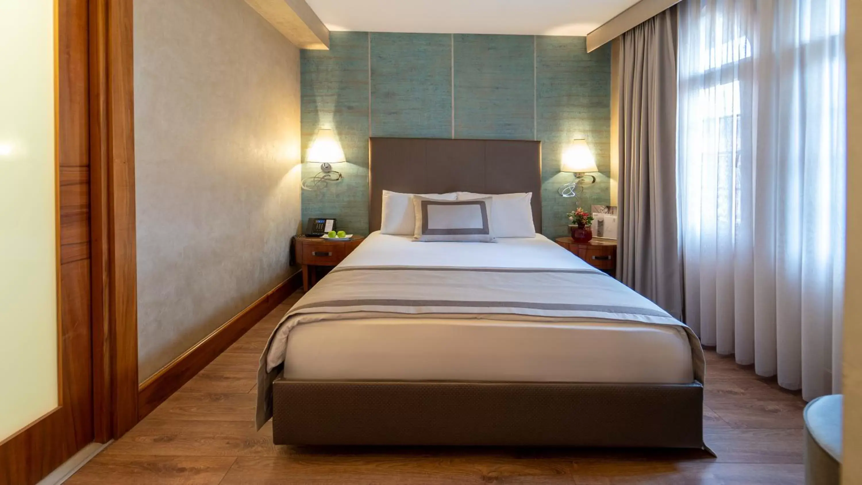 Standard Double Room in Biz Cevahir Hotel Sultanahmet Standard Double Room in Biz Cevahir Hotel Sultanahmet