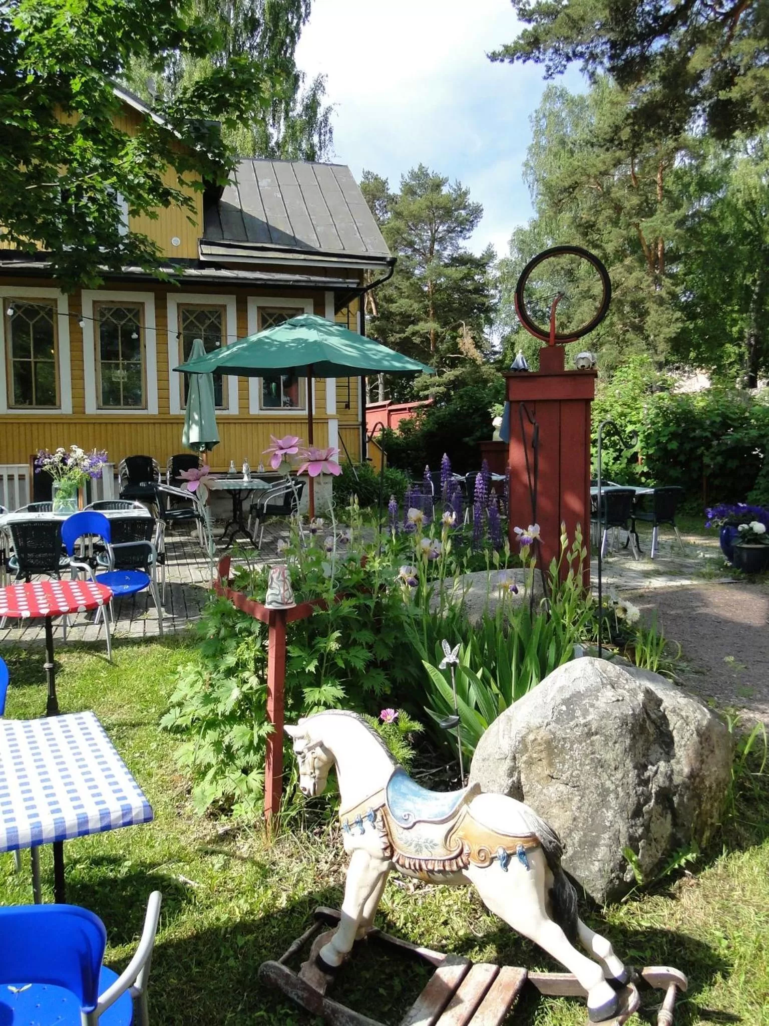 Garden in Hotel & Cafe Lanterna