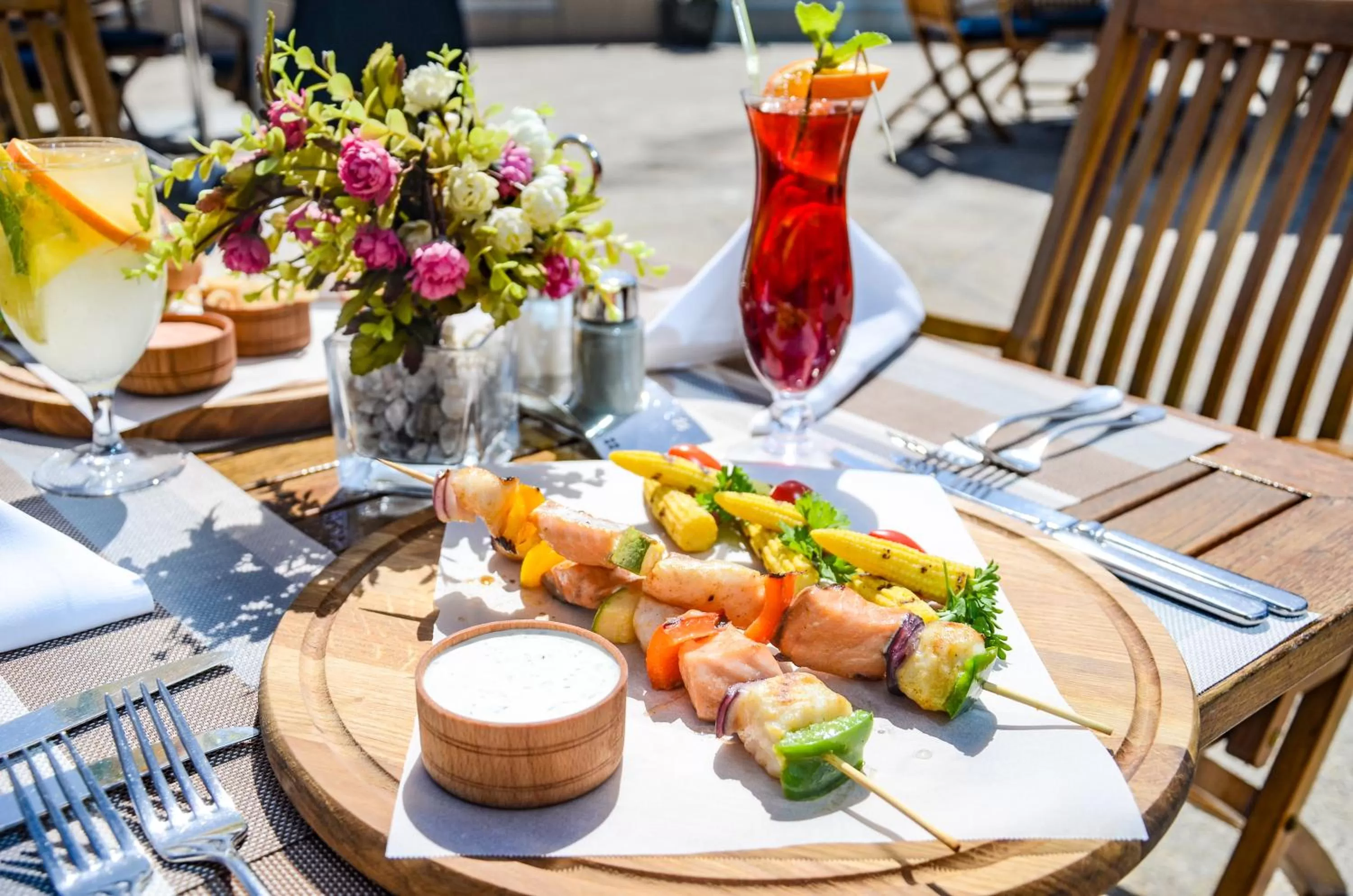 Restaurant/places to eat in Holiday Inn Almaty by IHG