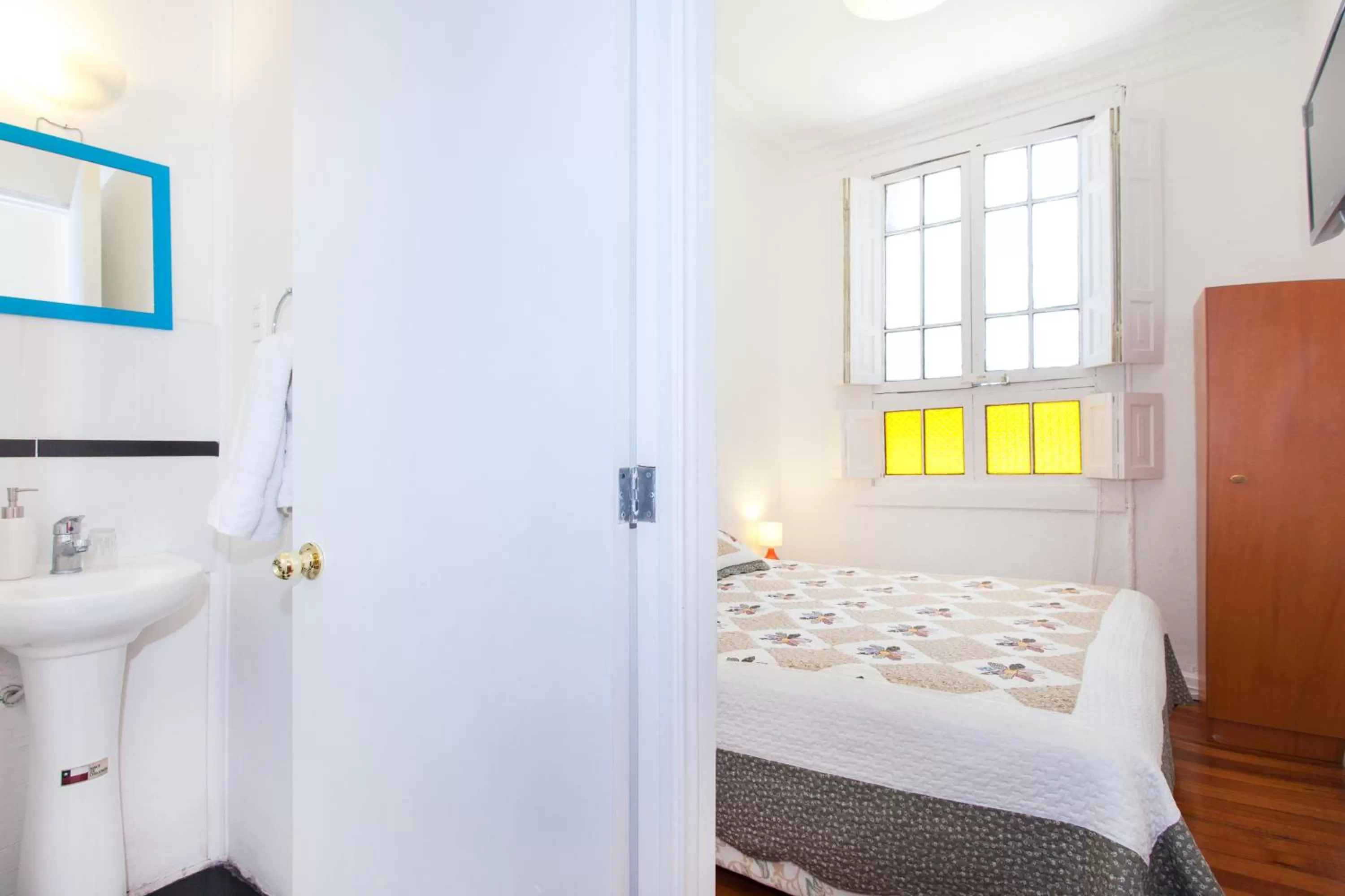 Bed, Bathroom in Italia Suite