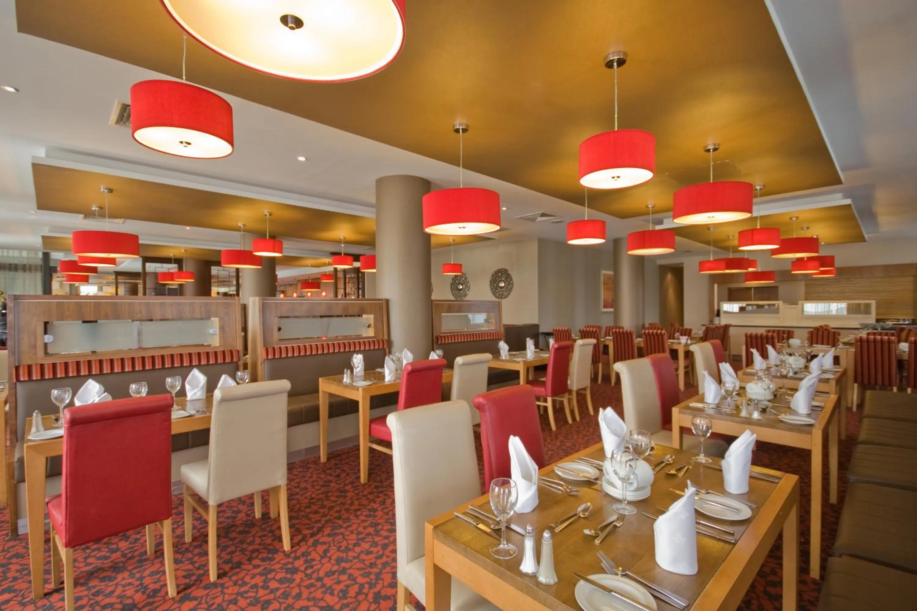 Restaurant/places to eat in City Hotel