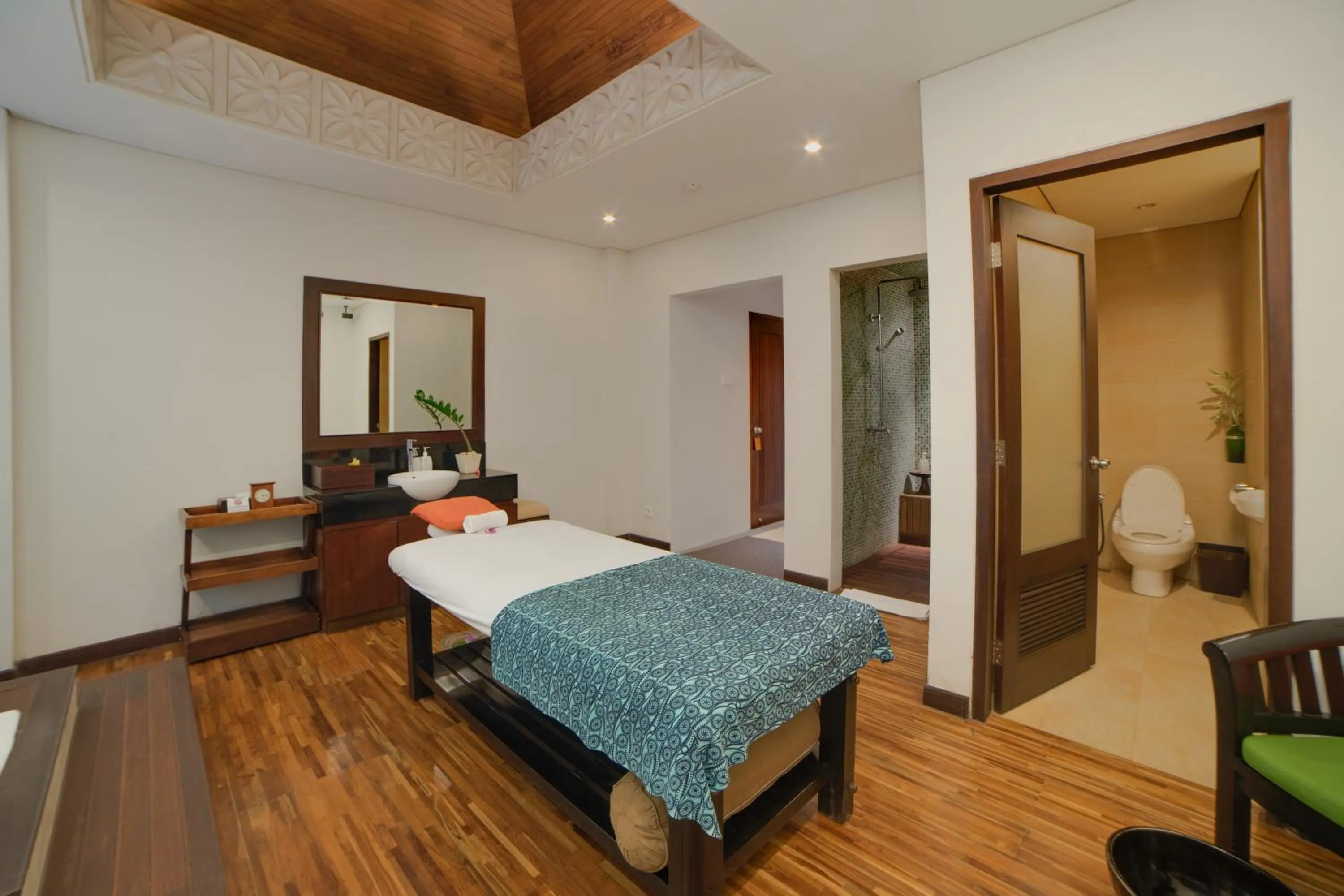 Spa and wellness centre/facilities, Bed in The Samaya Ubud