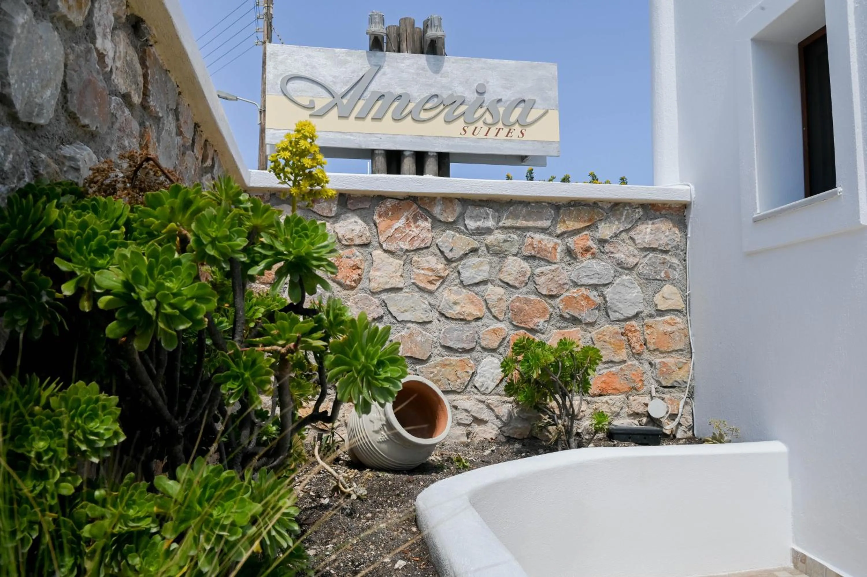 Property building in Amerisa Suites & Villa