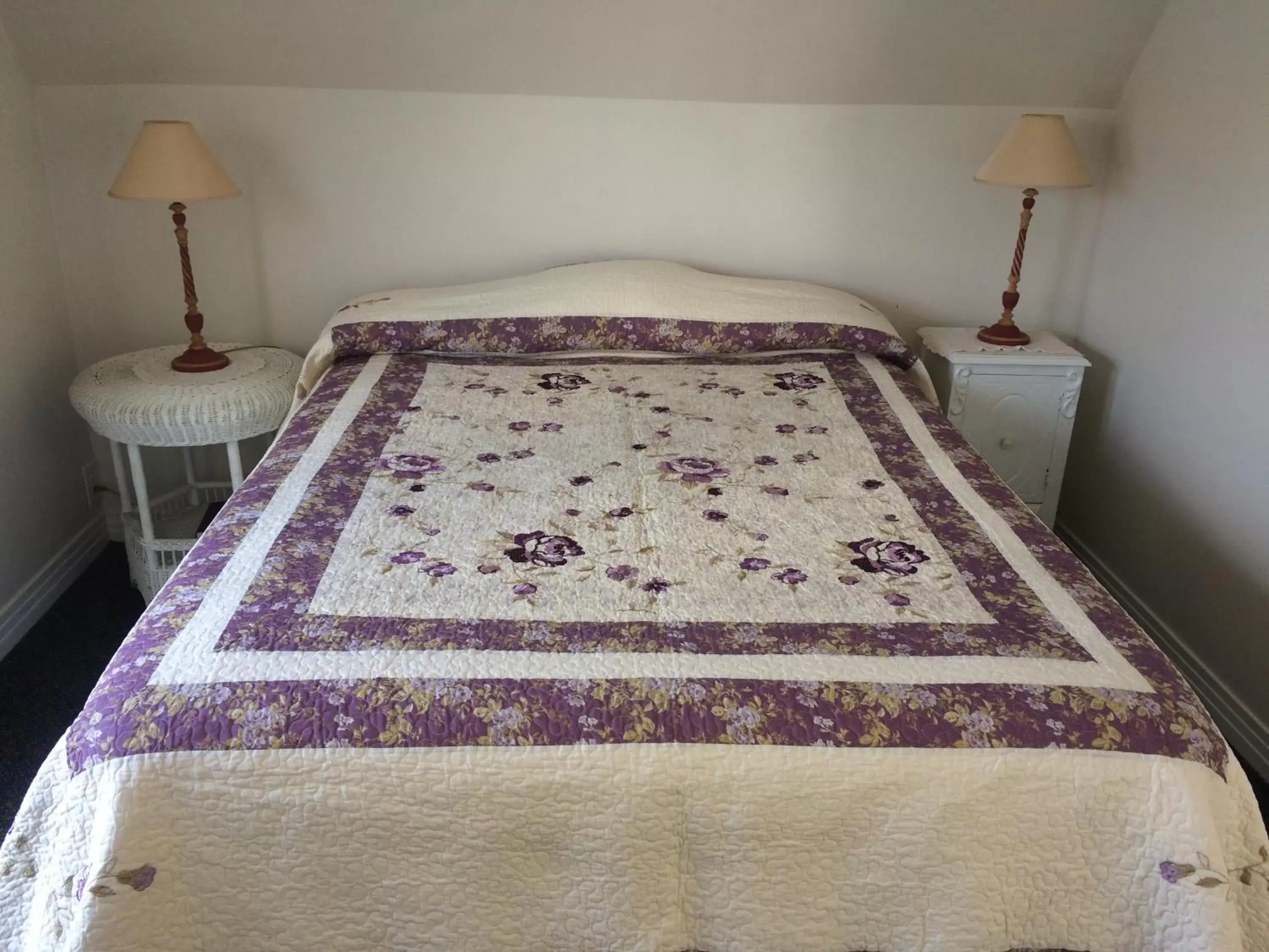 Apartment with Balcony in Angie's Guest Cottage Apartment with Balcony in Angie's Guest Cottage