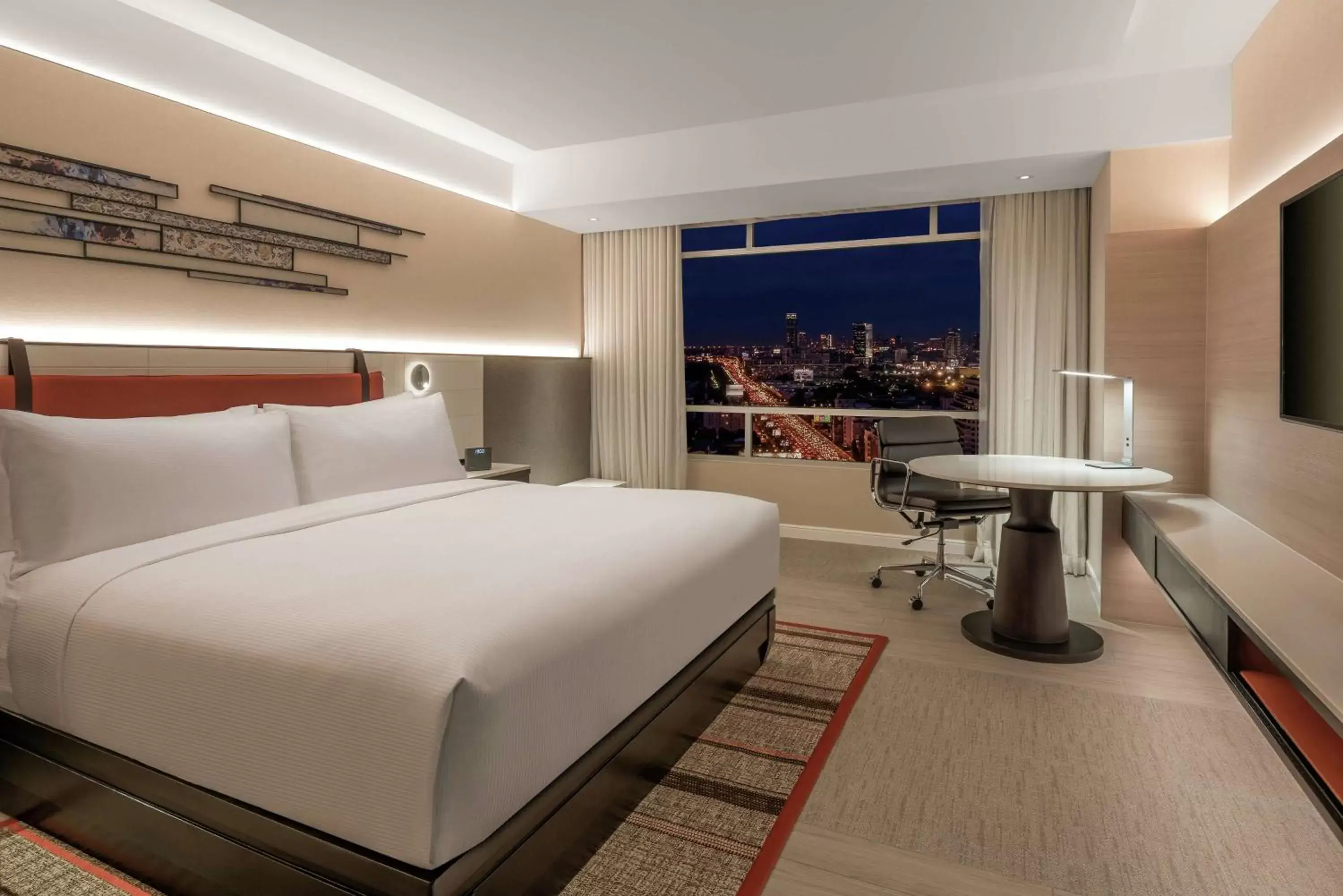 Deluxe King Room in DoubleTree by Hilton Bangkok Ploenchit Deluxe King Room in DoubleTree by Hilton Bangkok Ploenchit