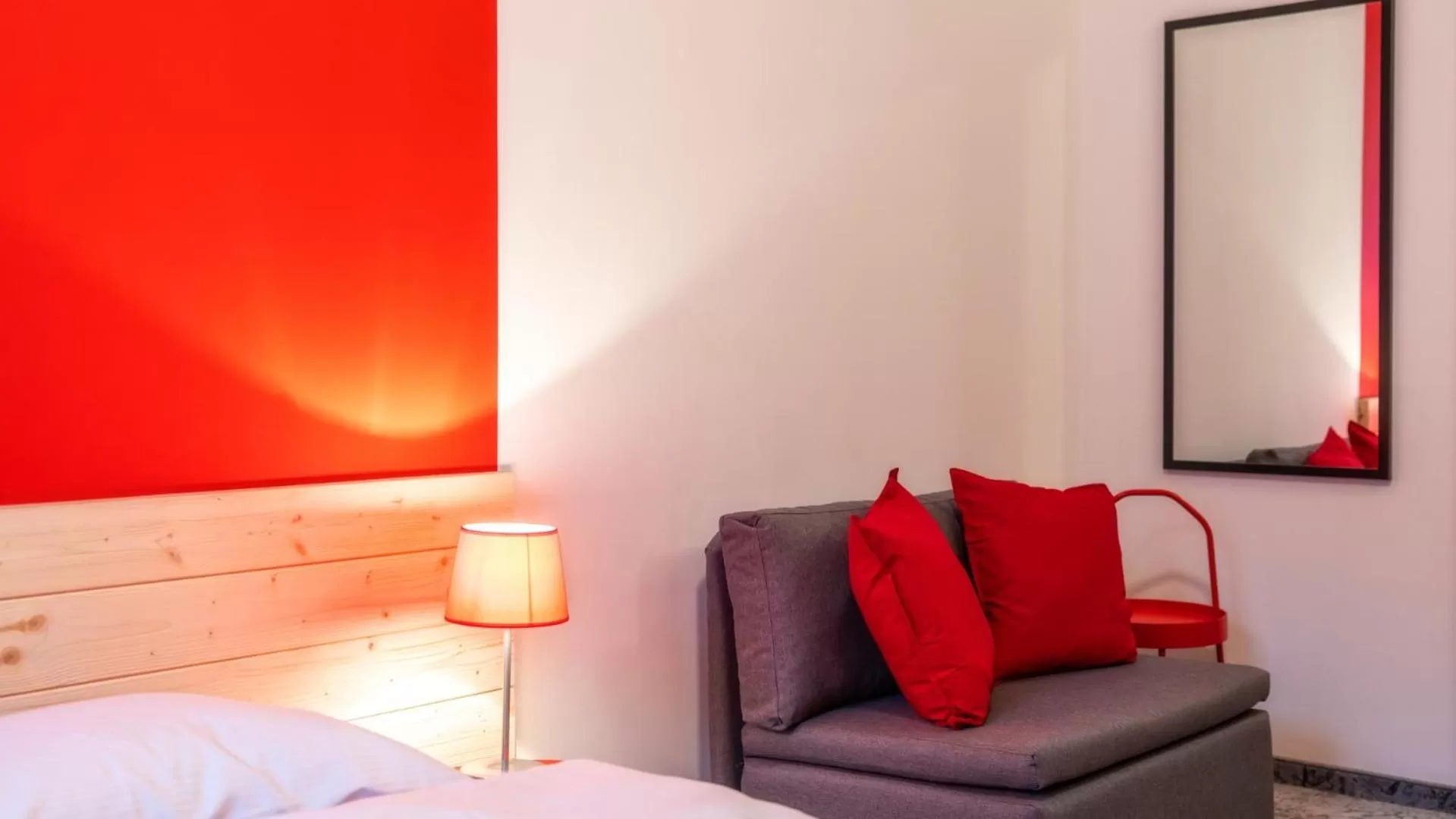 Seating area, Bed in Gronie Ski & Bike