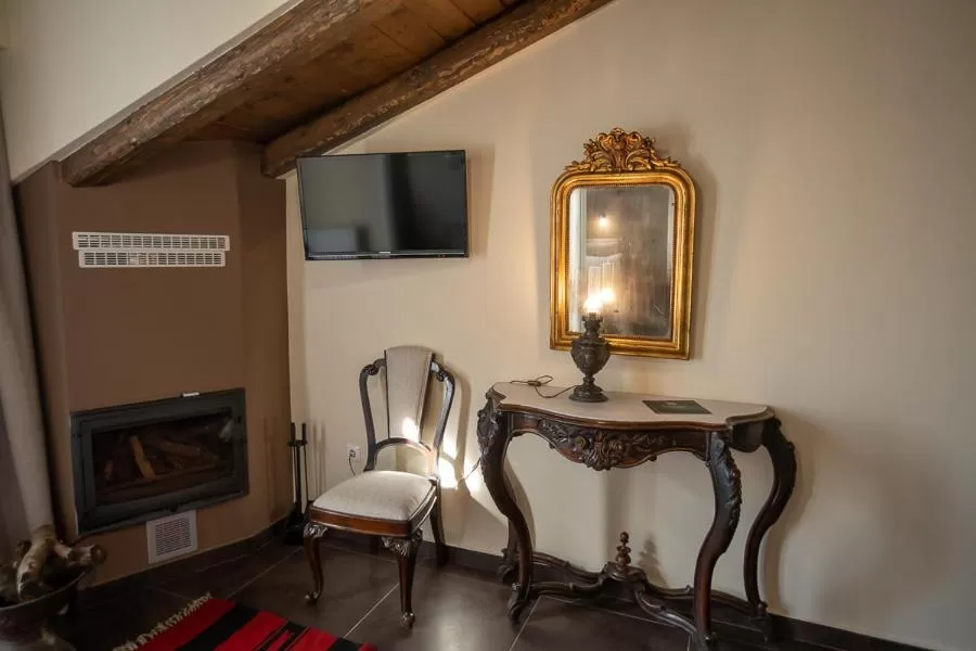 Ellinon Thea Arachova