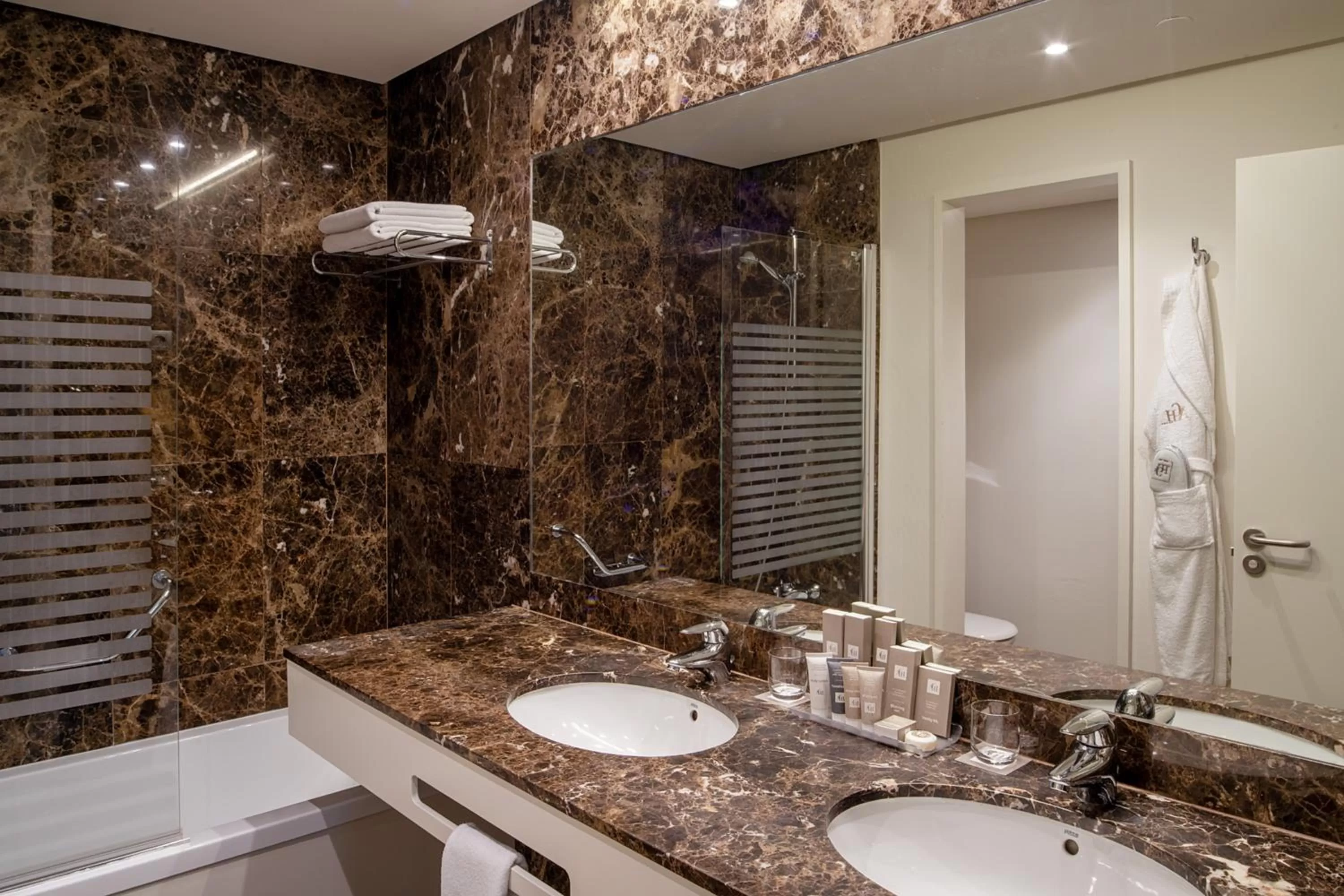 Bathroom in Arrecife Gran Hotel & Spa