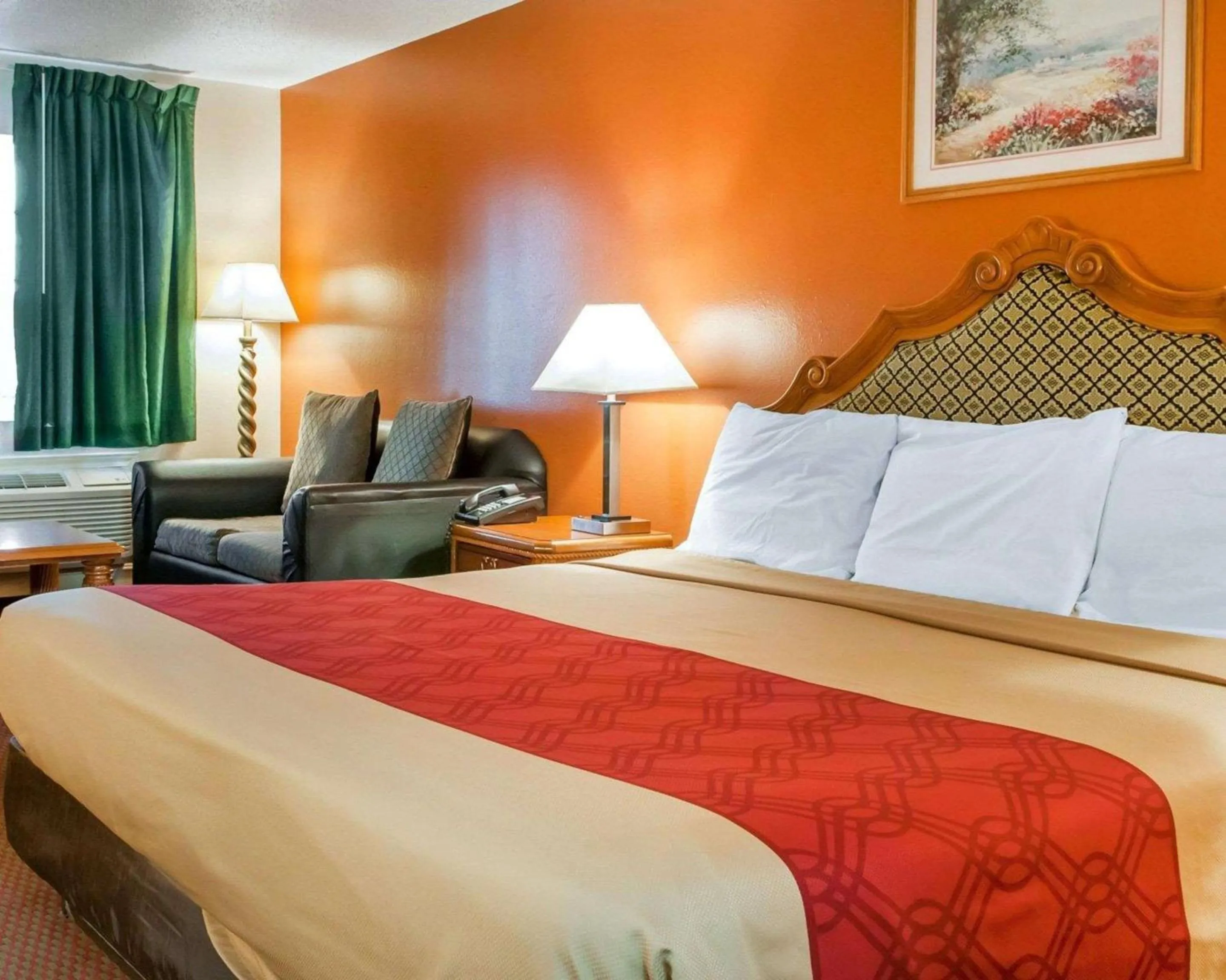 Photo of the whole room in Econo Lodge Hobbs