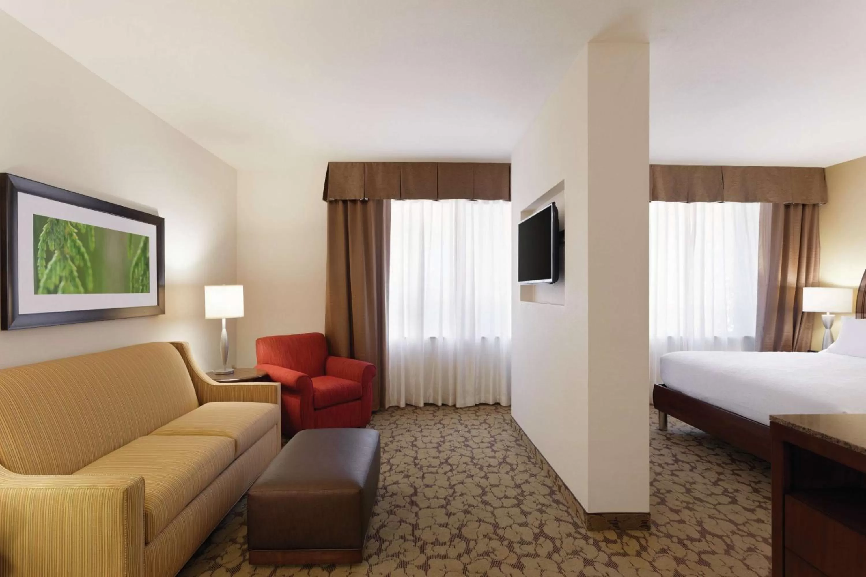 Bedroom, Bed in Hilton Garden Inn Rochester Downtown, NY