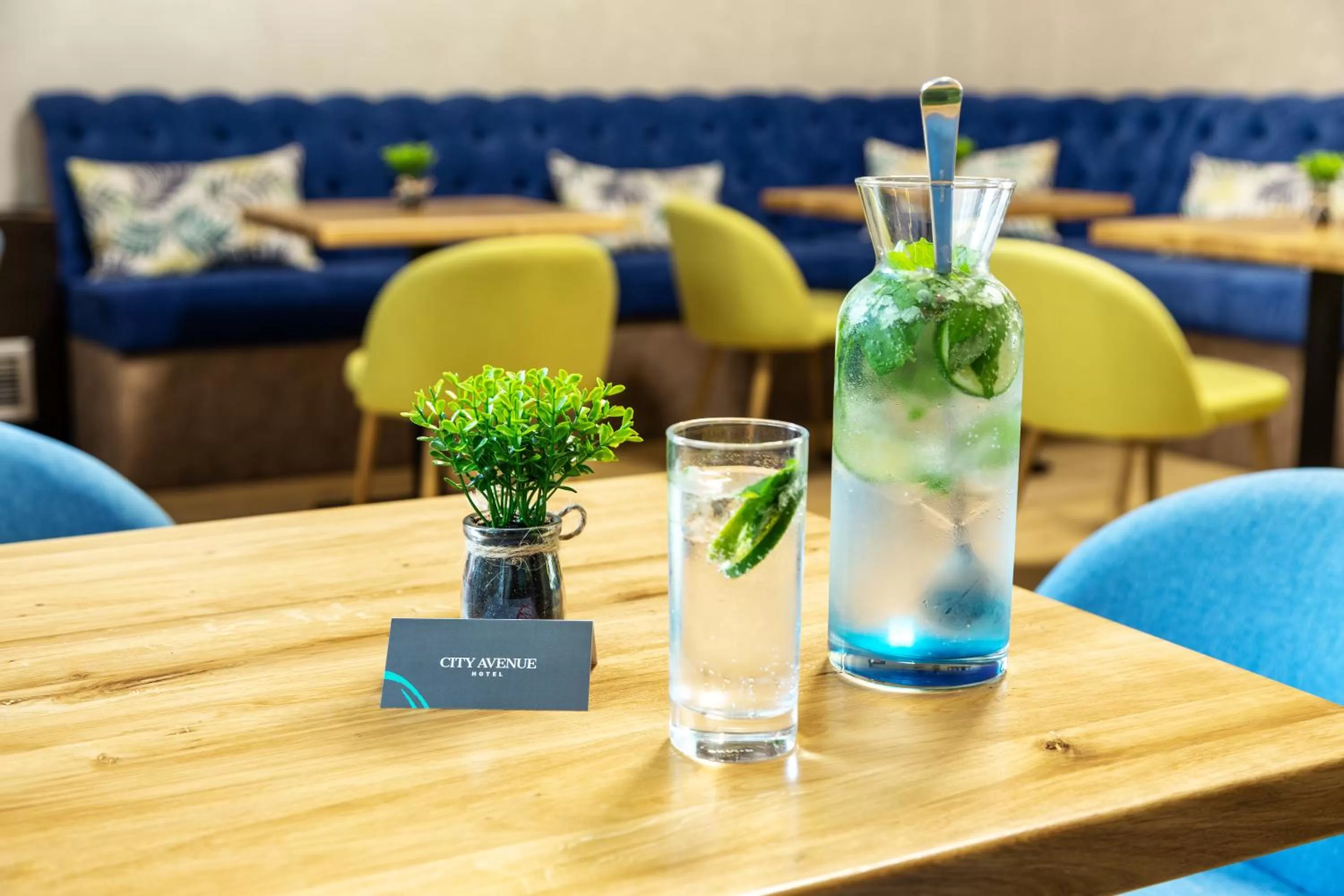 Lounge or bar in City Avenue Hotel