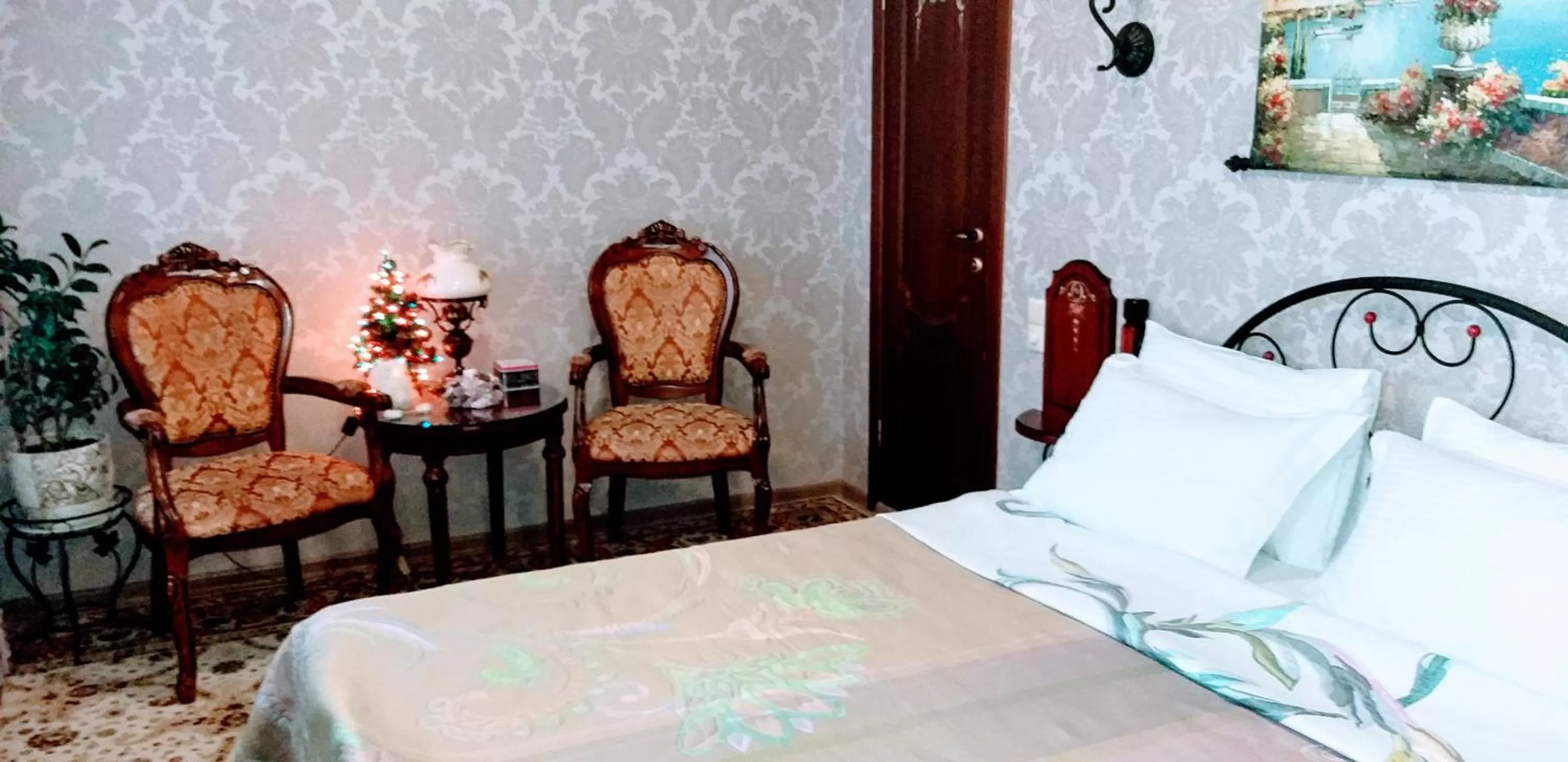 Photo of the whole room, Bed in Shalanda