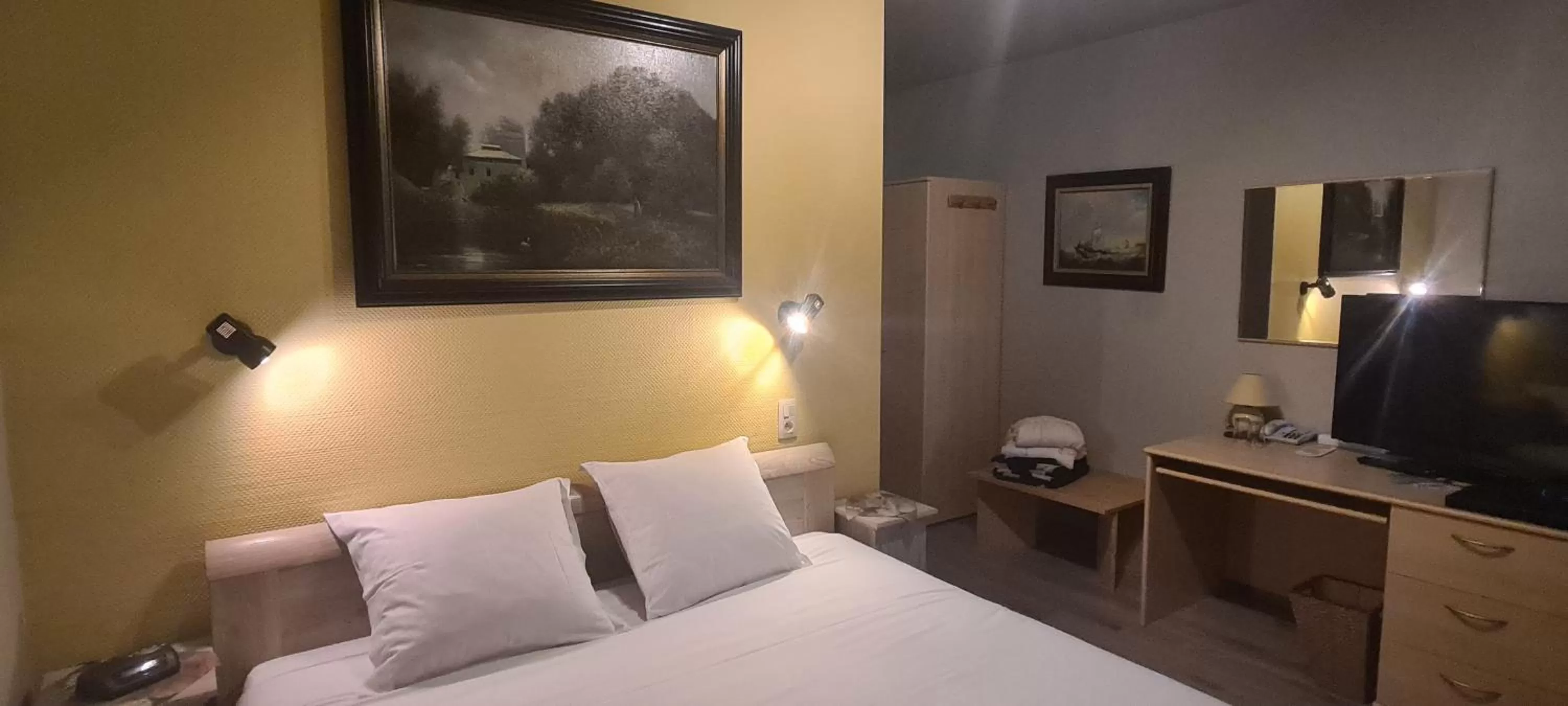 Bedroom, Bed in Hotel Landhuis 't Wilgenerf