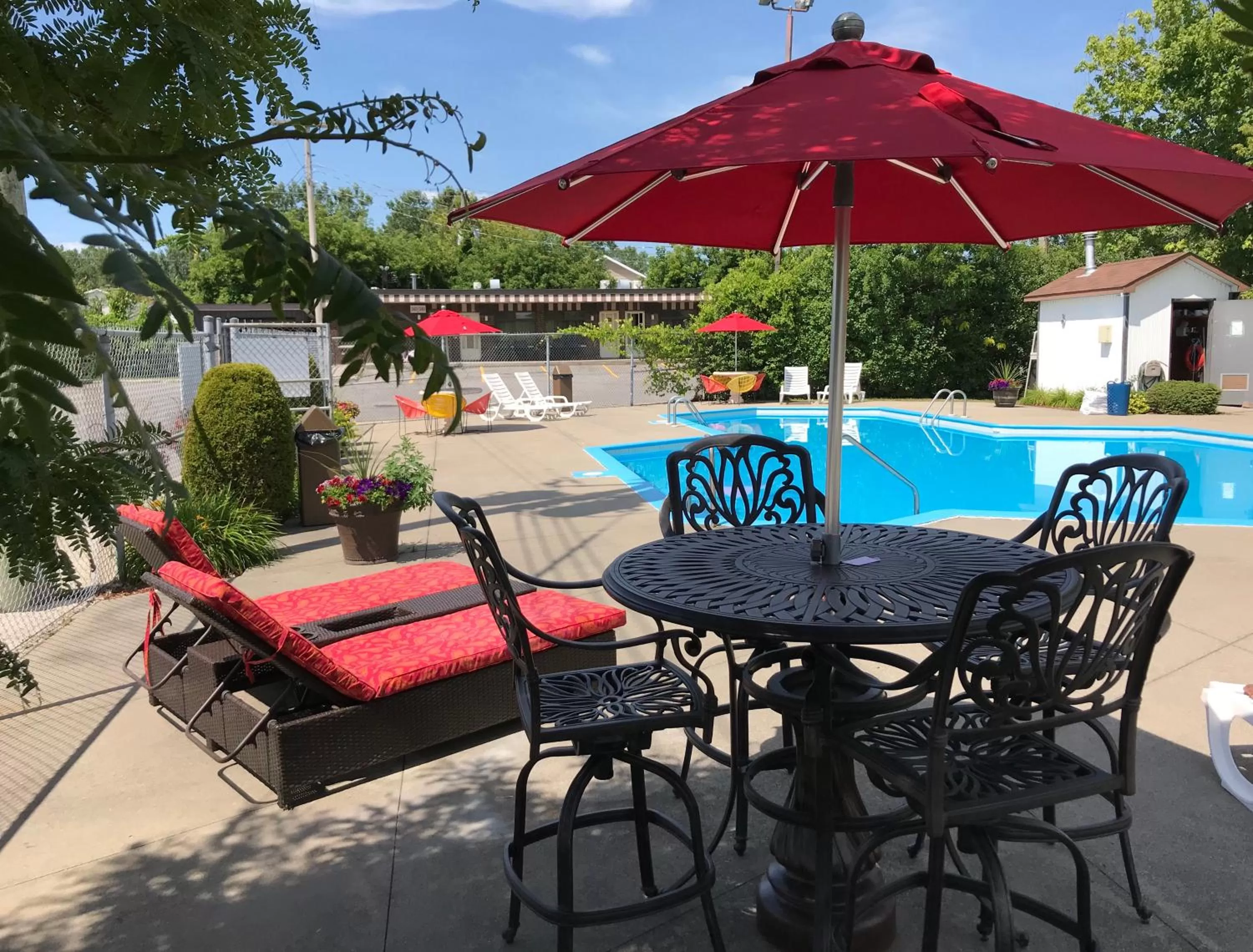 Entertainment in Motel Adam