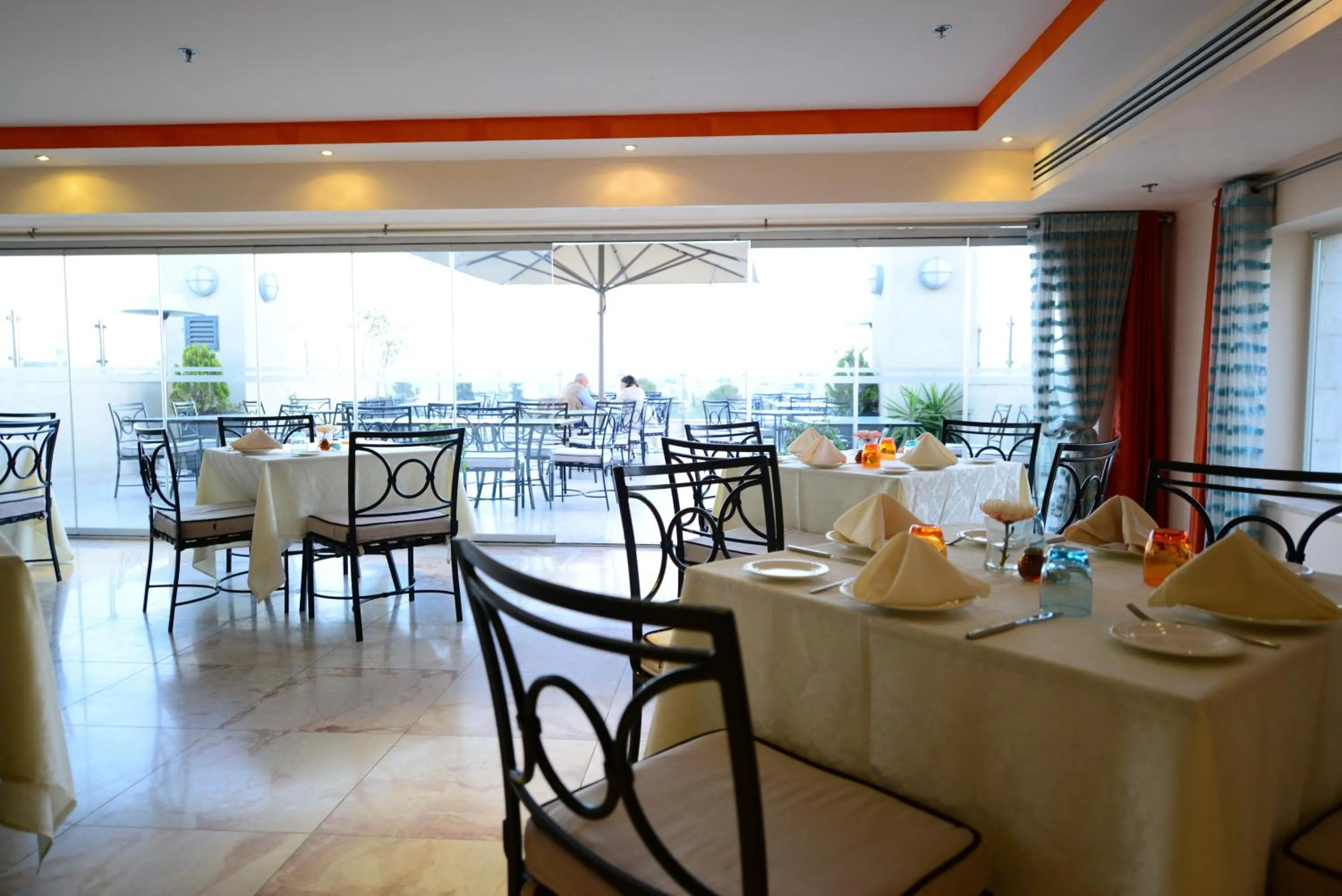 Restaurant/places to eat in St. George Hotel