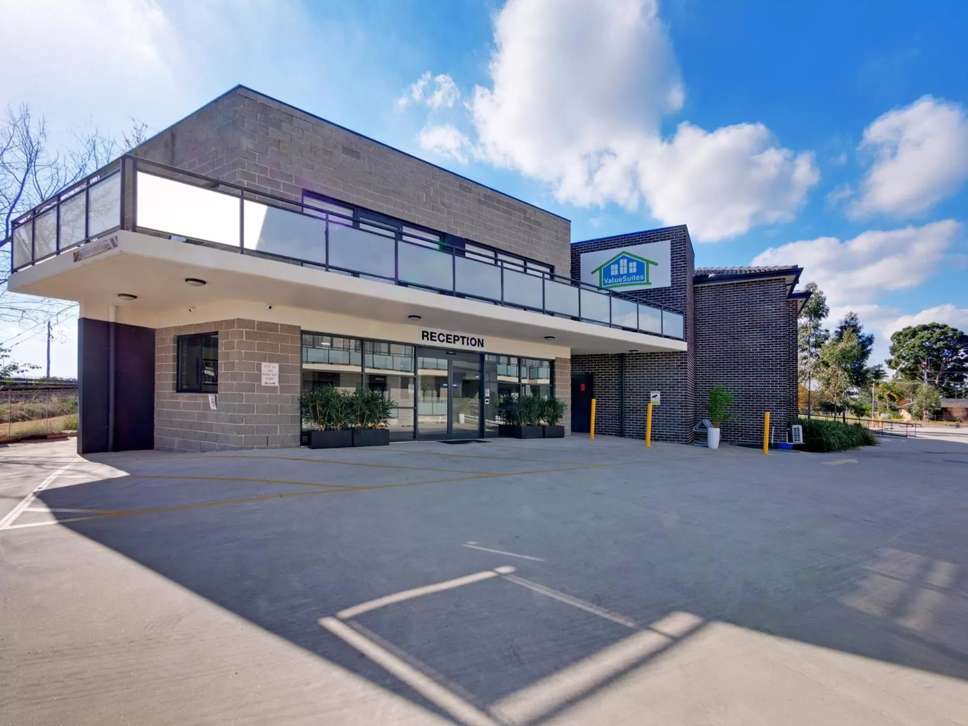 Facade/entrance in Value Suites Penrith