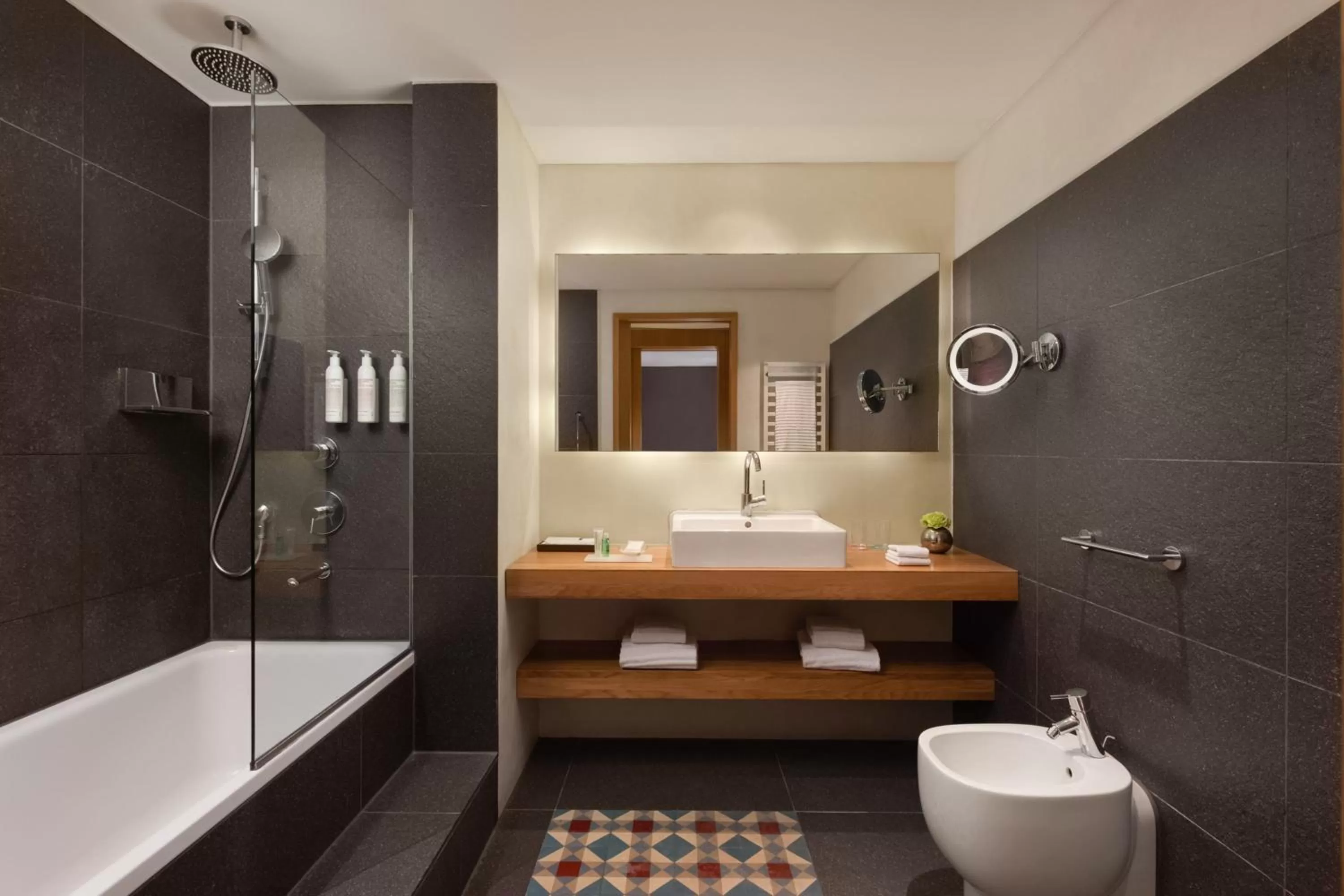 Bathroom in Le Meridien Barcelona