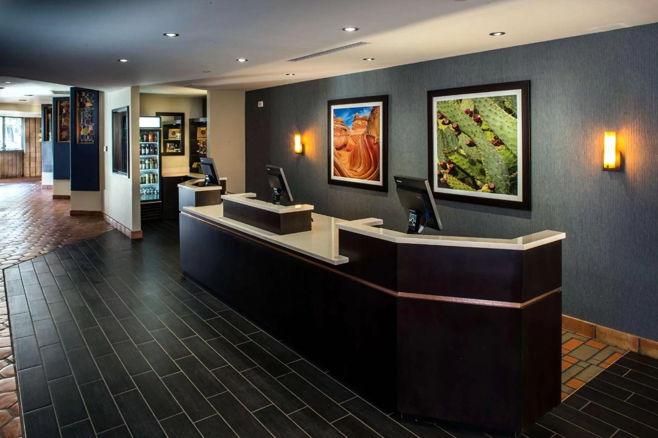Lobby or reception in DoubleTree by Hilton Phoenix- Tempe