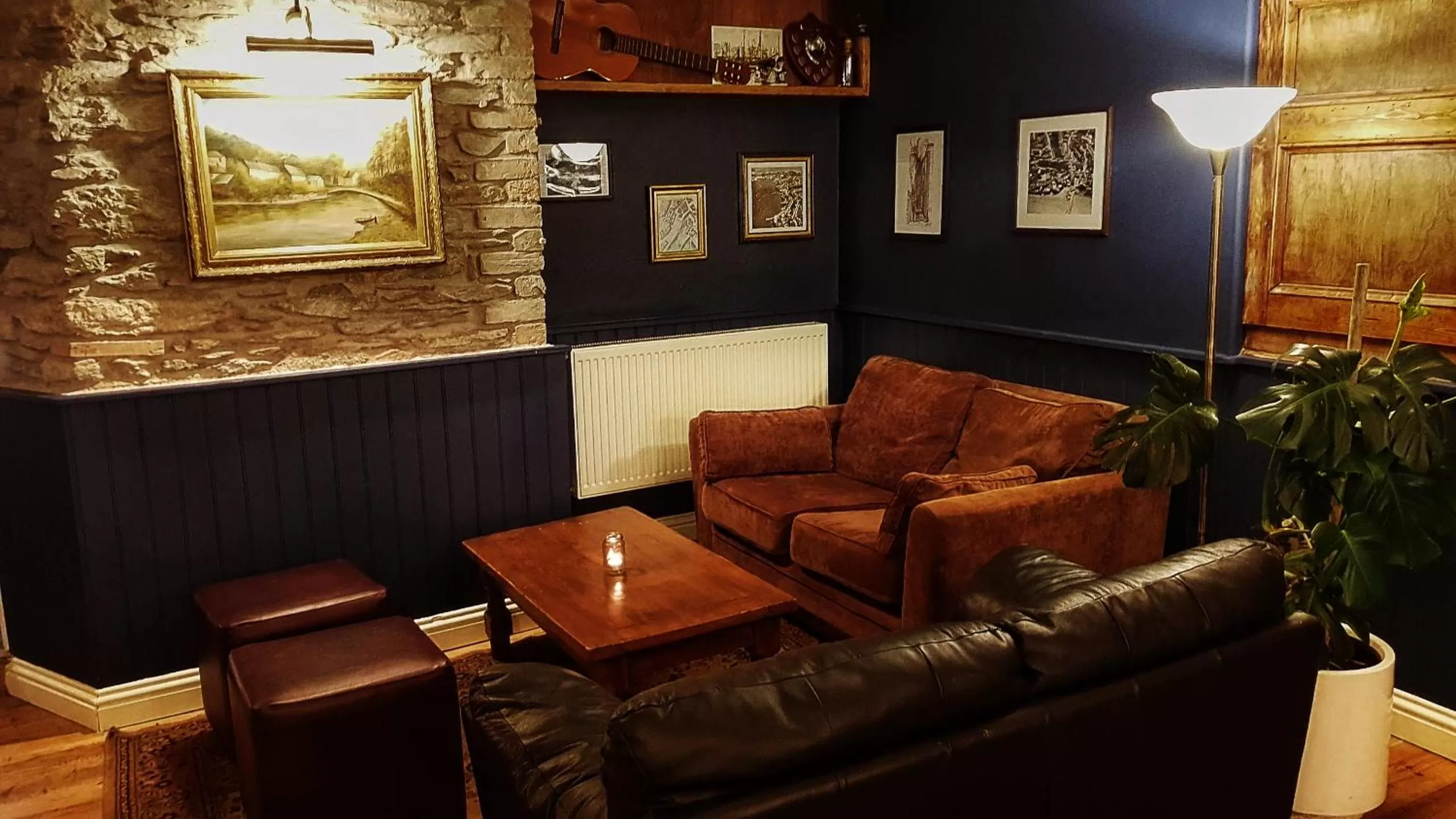 Lounge or bar in Jacobs Ladder Inn