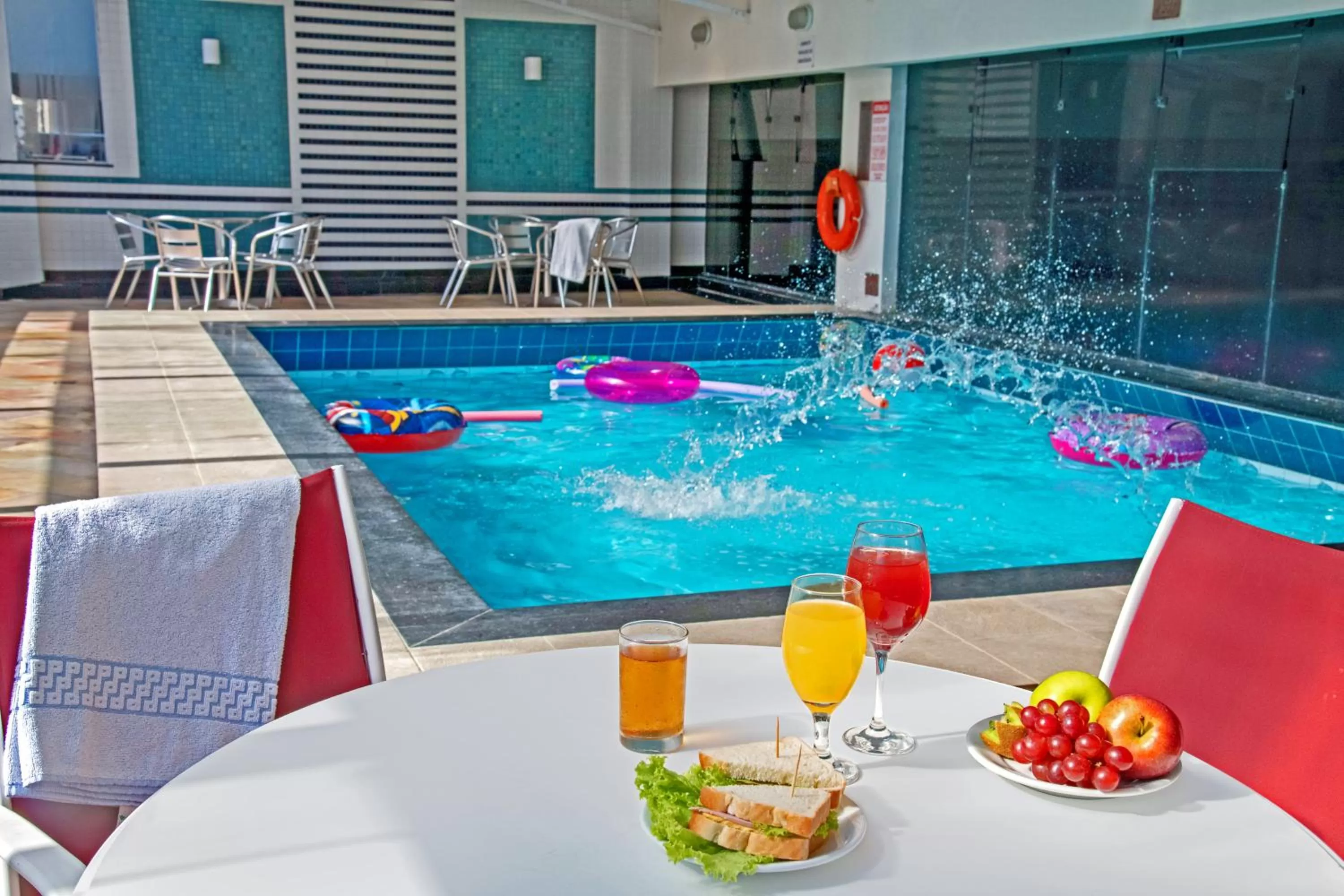 Swimming pool in Atobá Praia Hotel