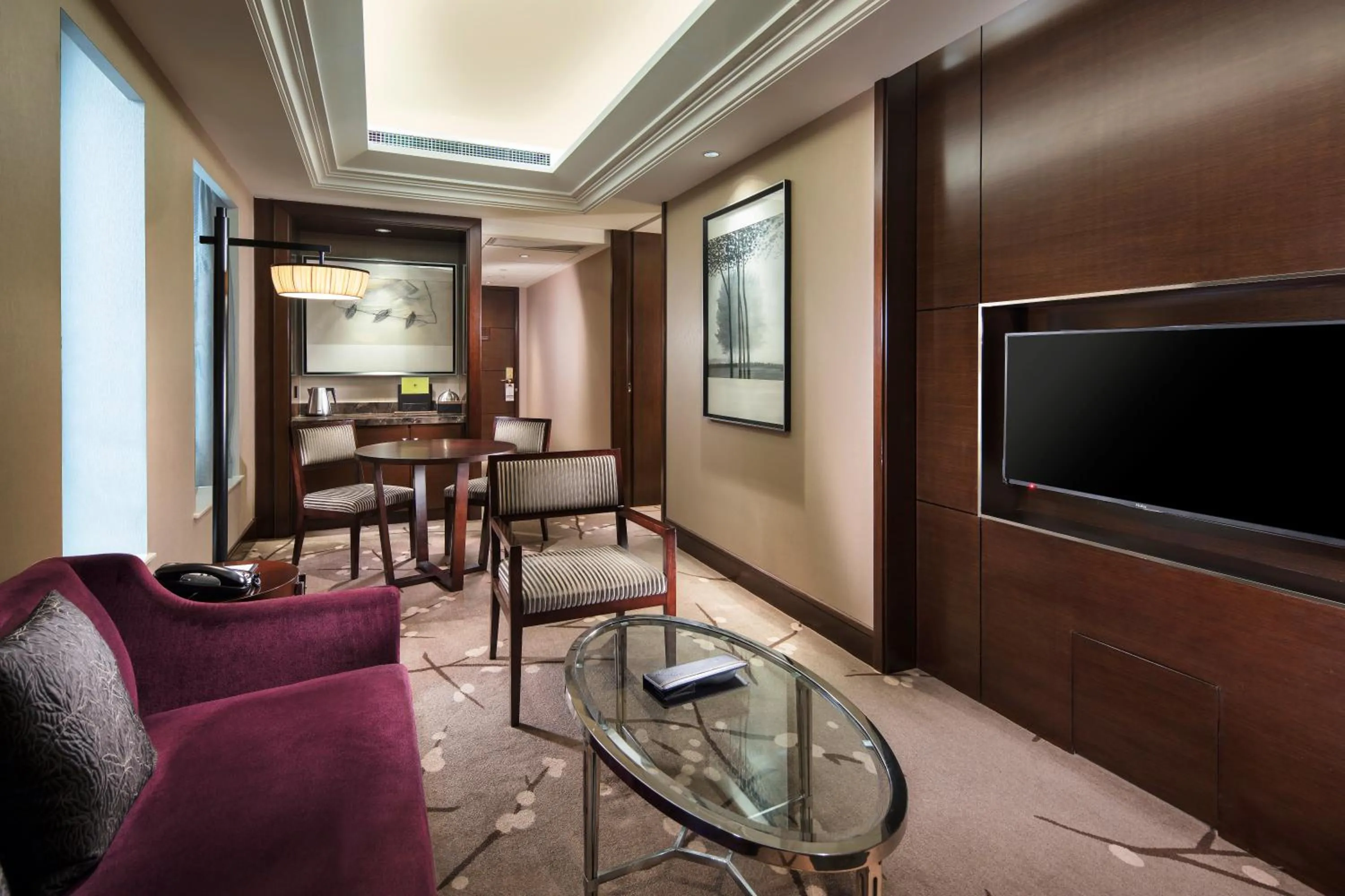 Photo of the whole room in DoubleTree by Hilton Chongqing - Guanyinqiao railway station